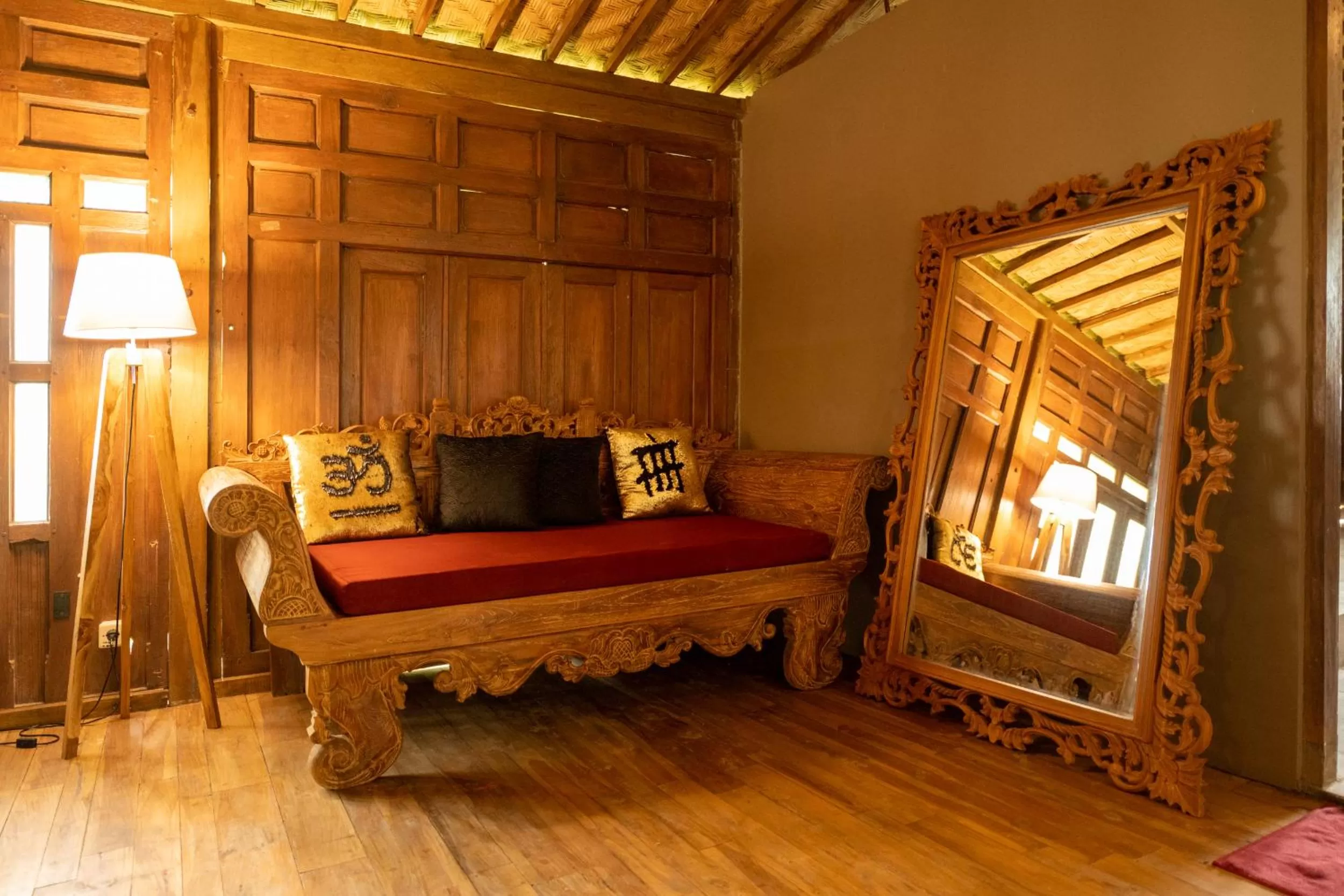 Seating area, Bed in Tanah Damai Hotel