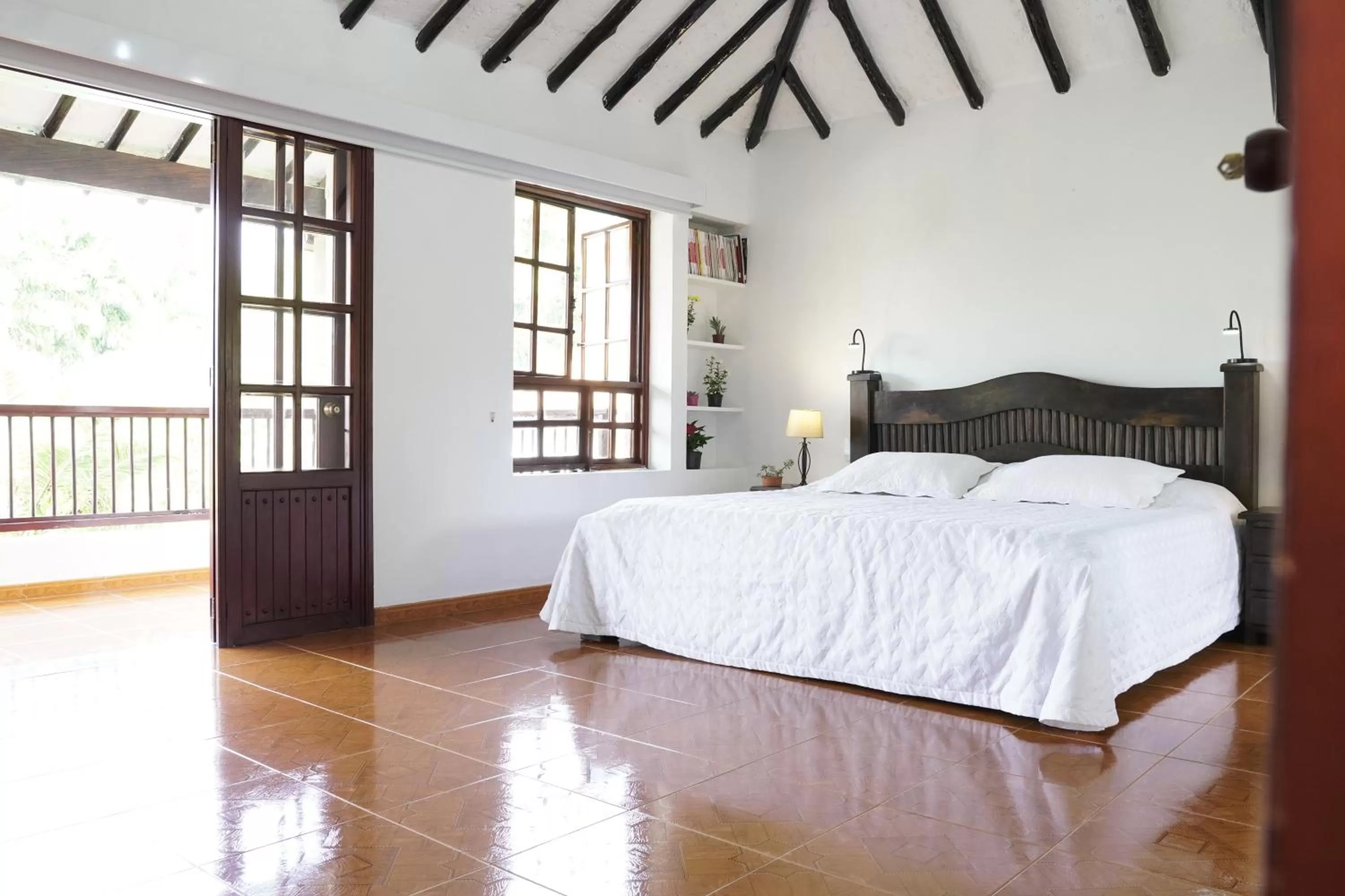 Photo of the whole room, Bed in Hotel Chalet El Castillo by Majuva