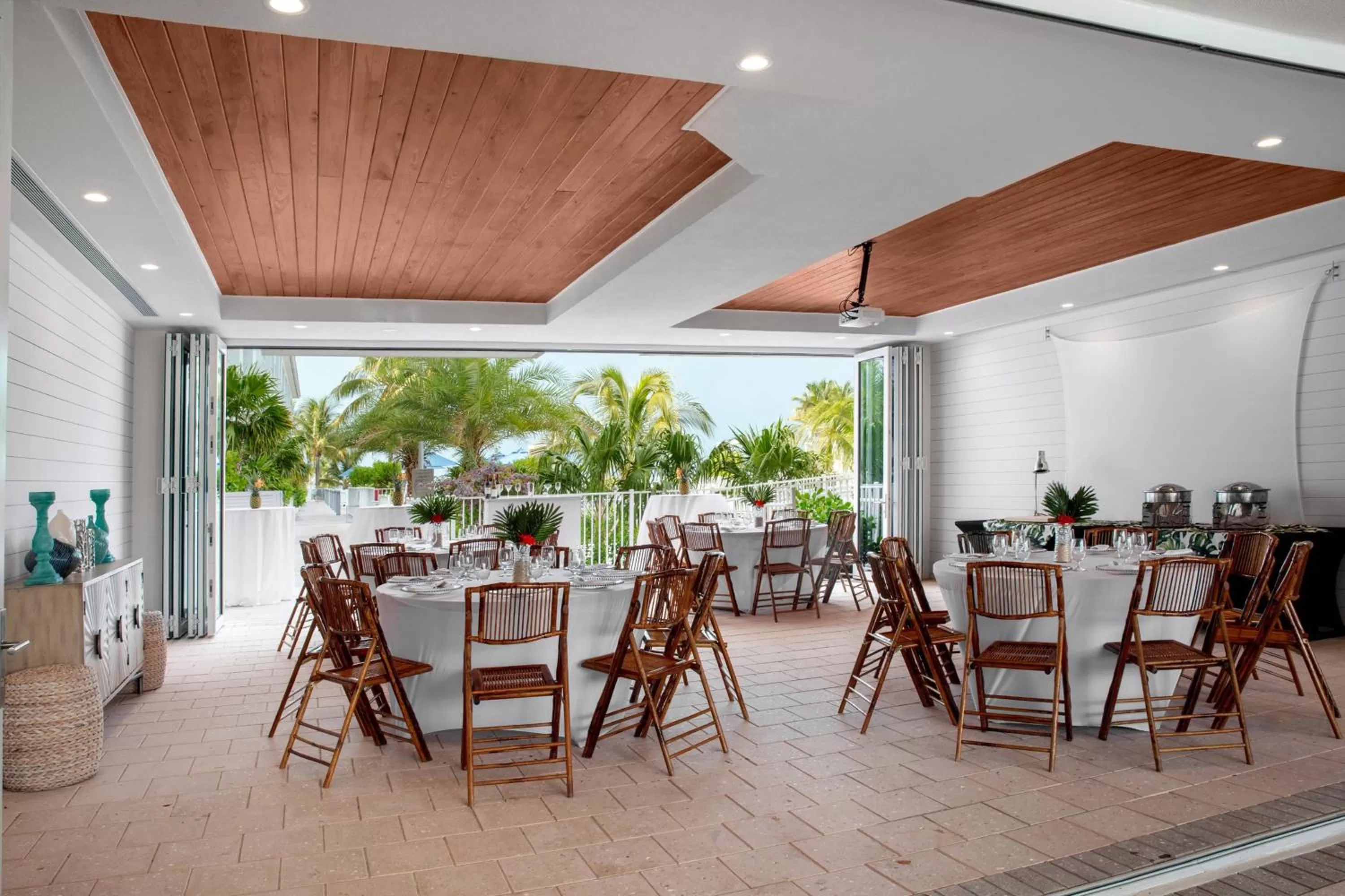Meeting/conference room in Courtyard by Marriott Faro Blanco Resort