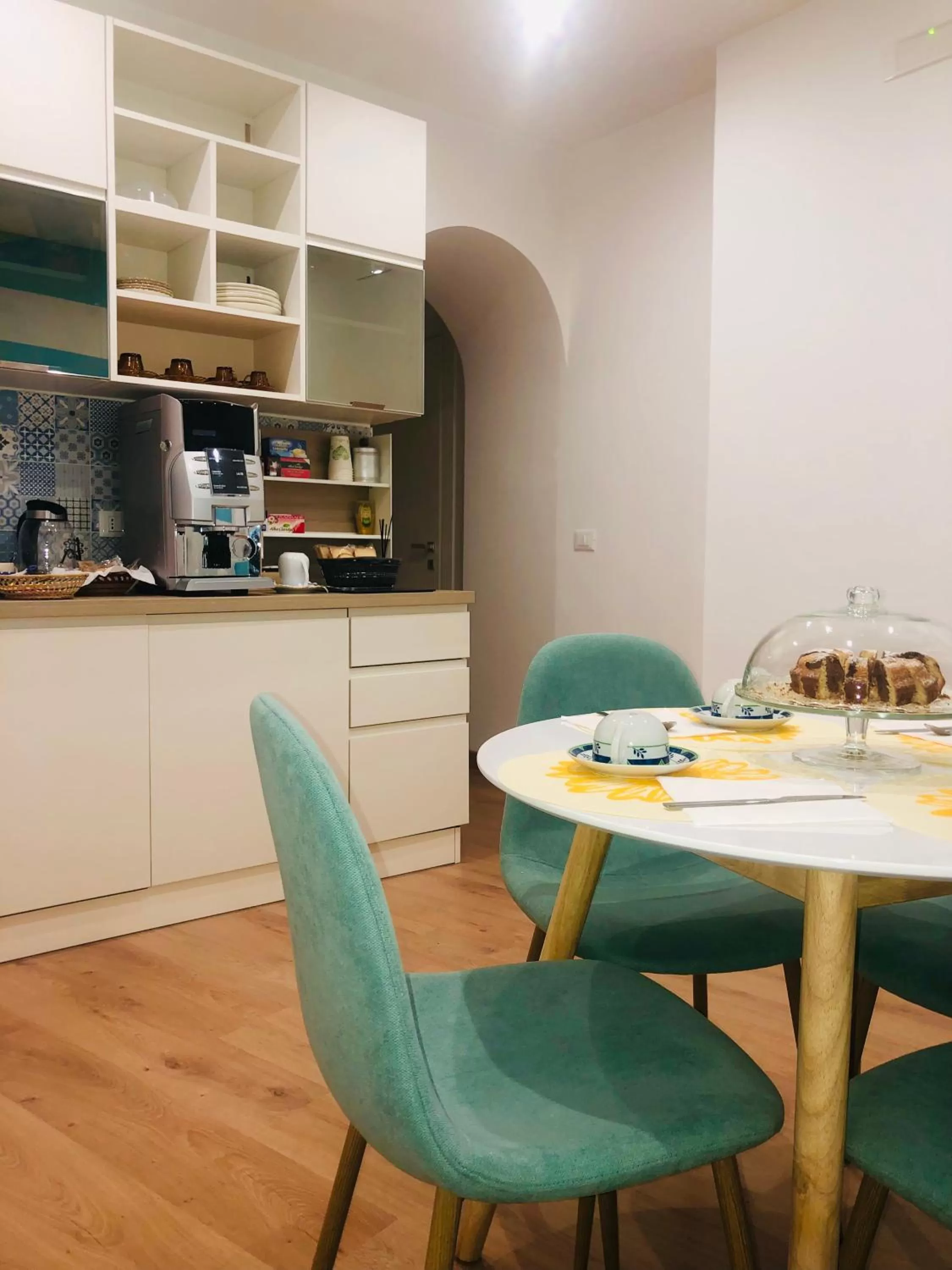 Breakfast, Kitchen/Kitchenette in B&B La Maison del Borgo