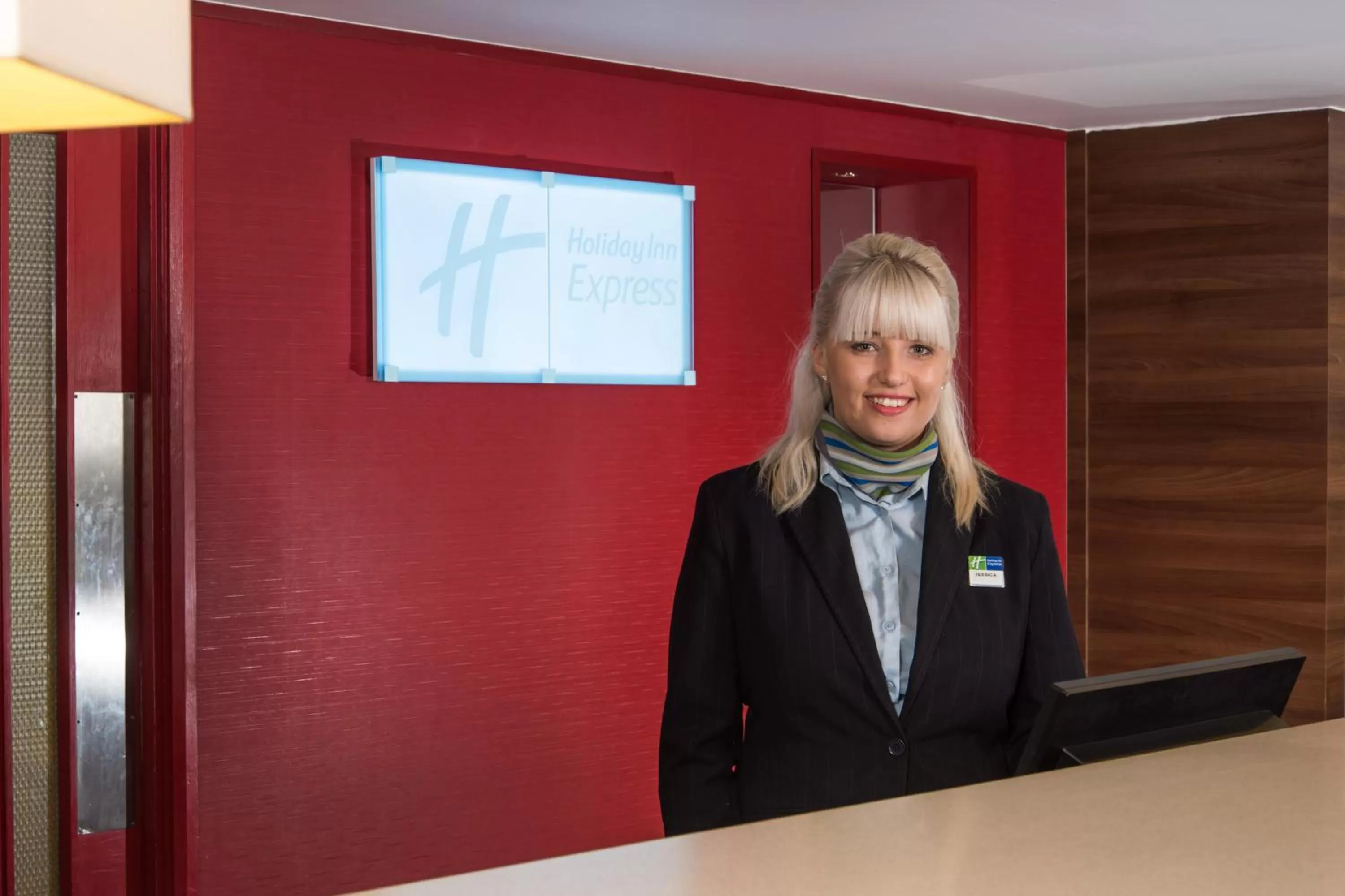 Lobby or reception in Holiday Inn Express Stoke-On-Trent by IHG