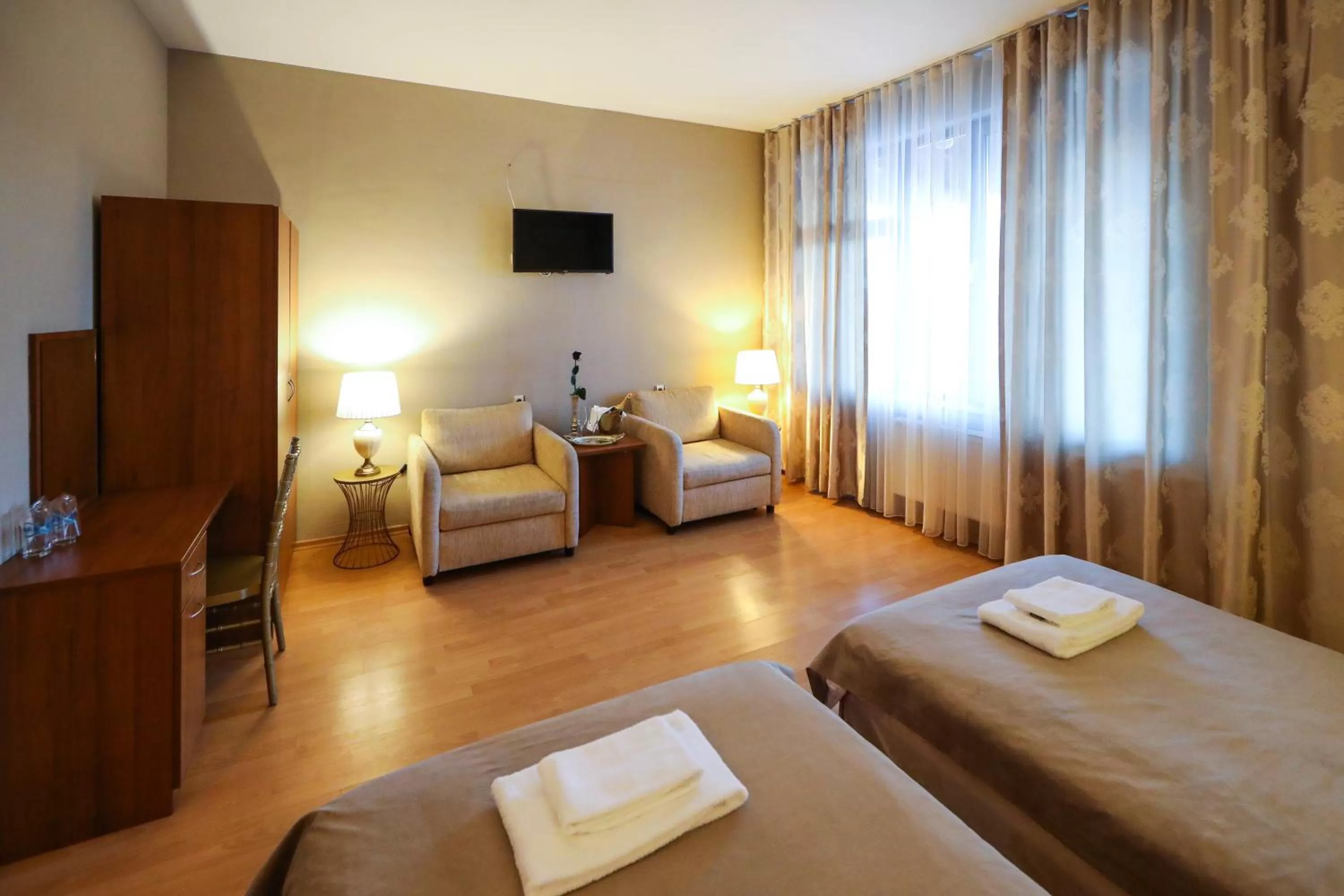 Seating Area in Complex Baroto