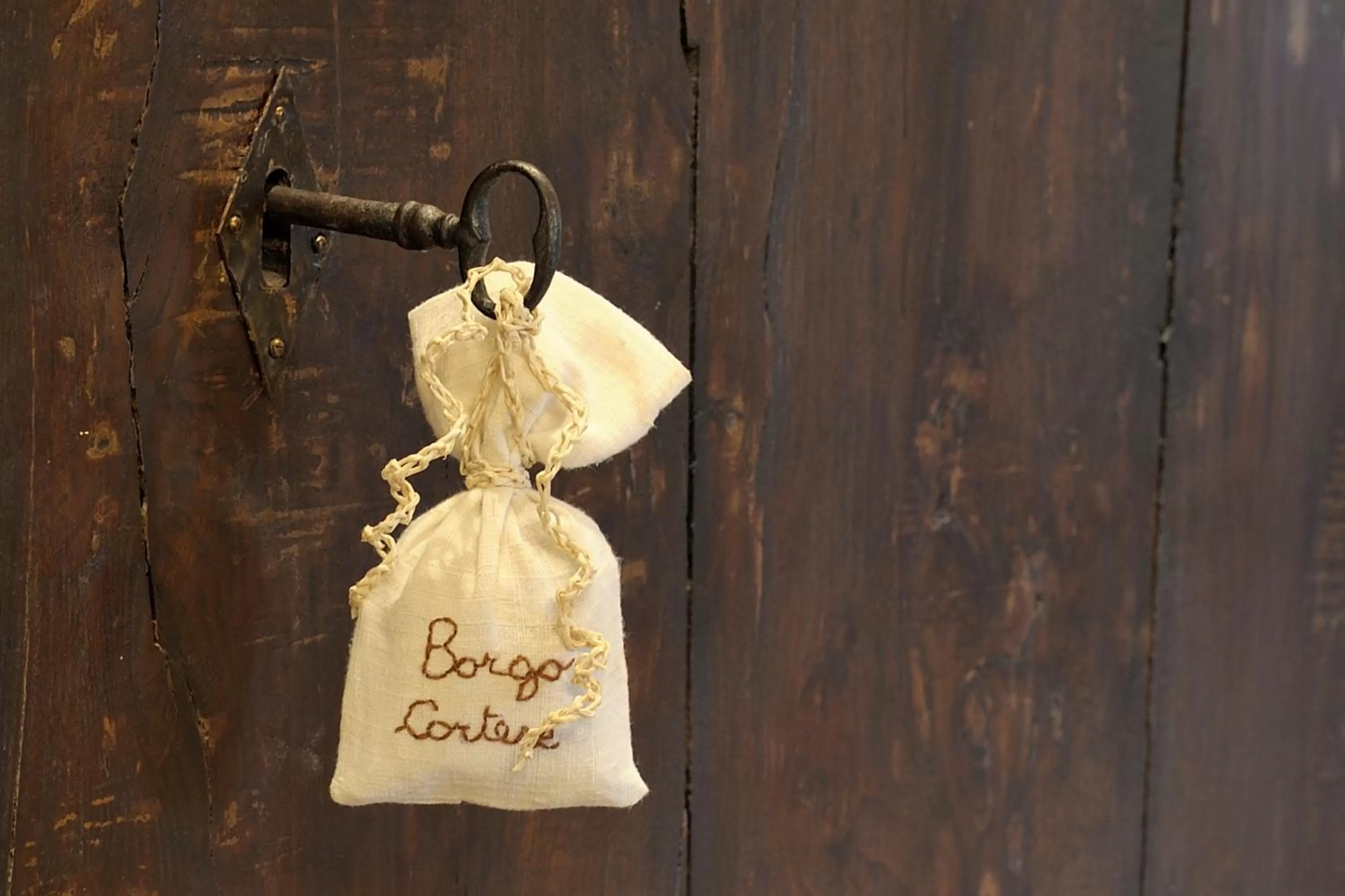 Decorative detail in B&B Borgo Cortese