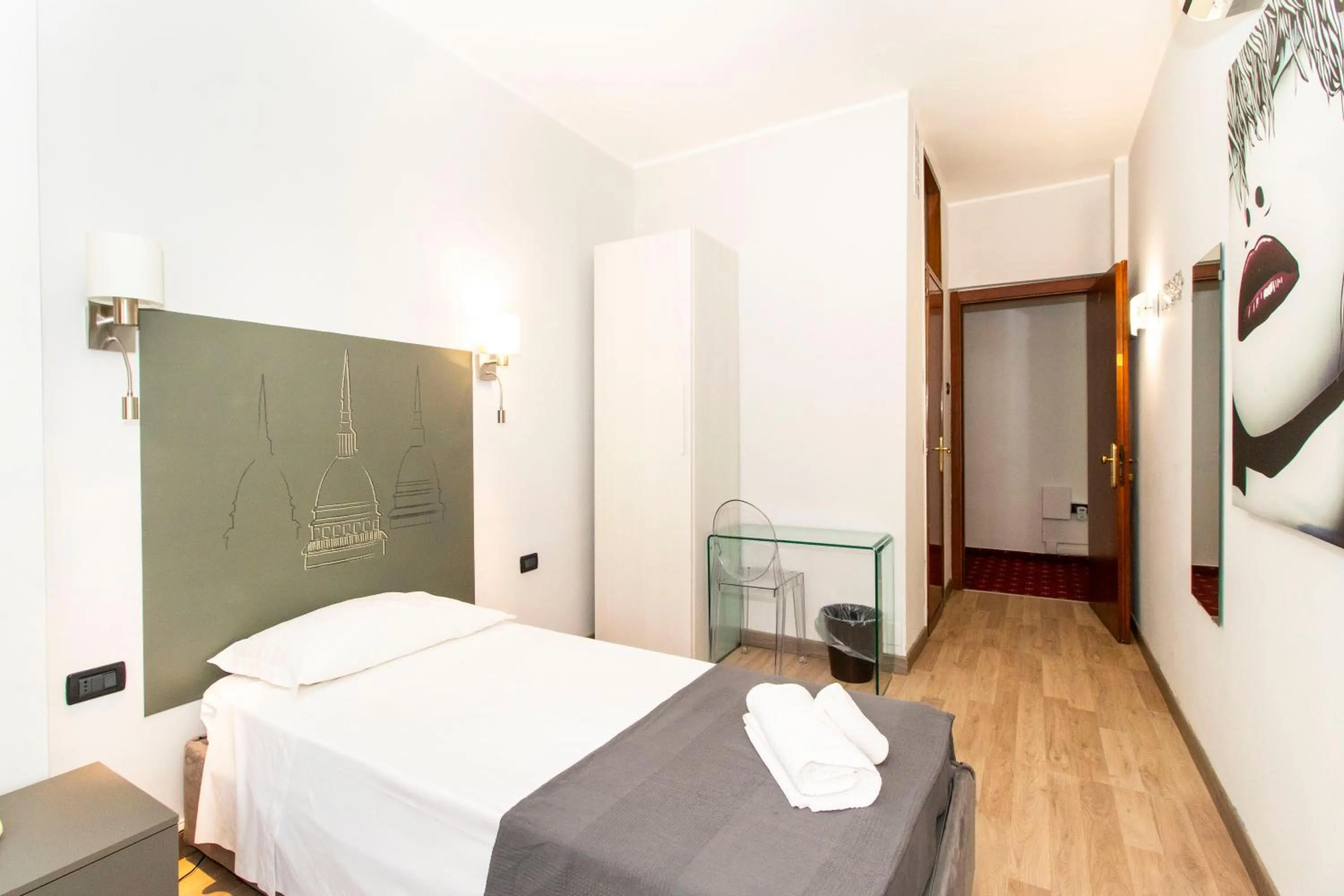 Photo of the whole room, Bed in Hotel Cristallo Torino