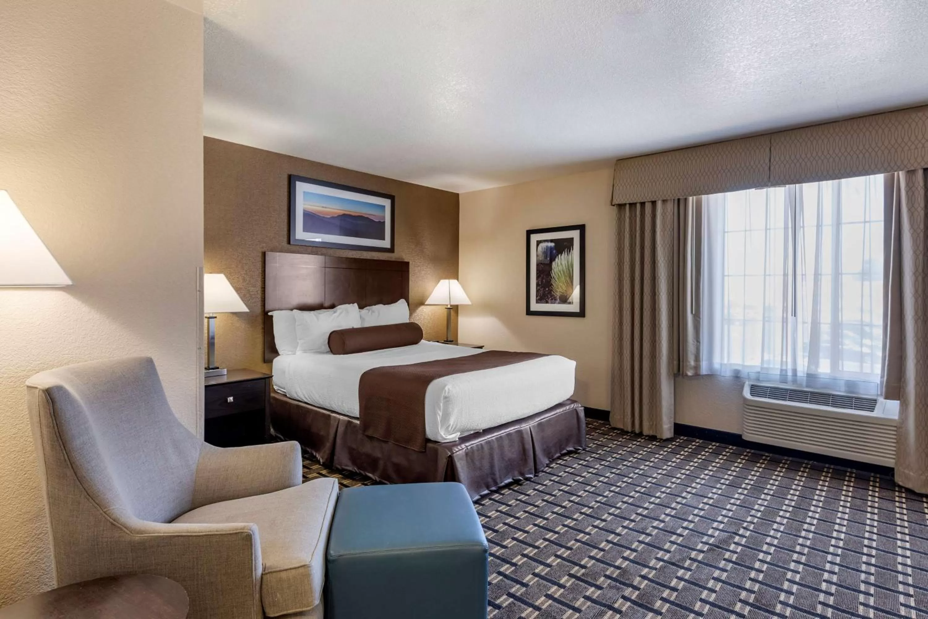 Queen Suite - Disability Access in Best Western Plus Las Vegas West