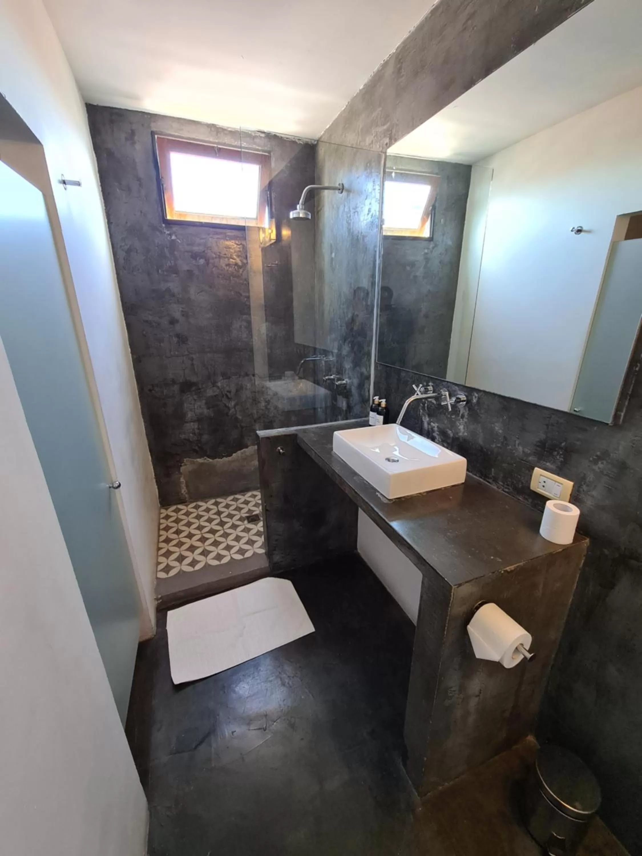 Shower in Hotel Costa Rica