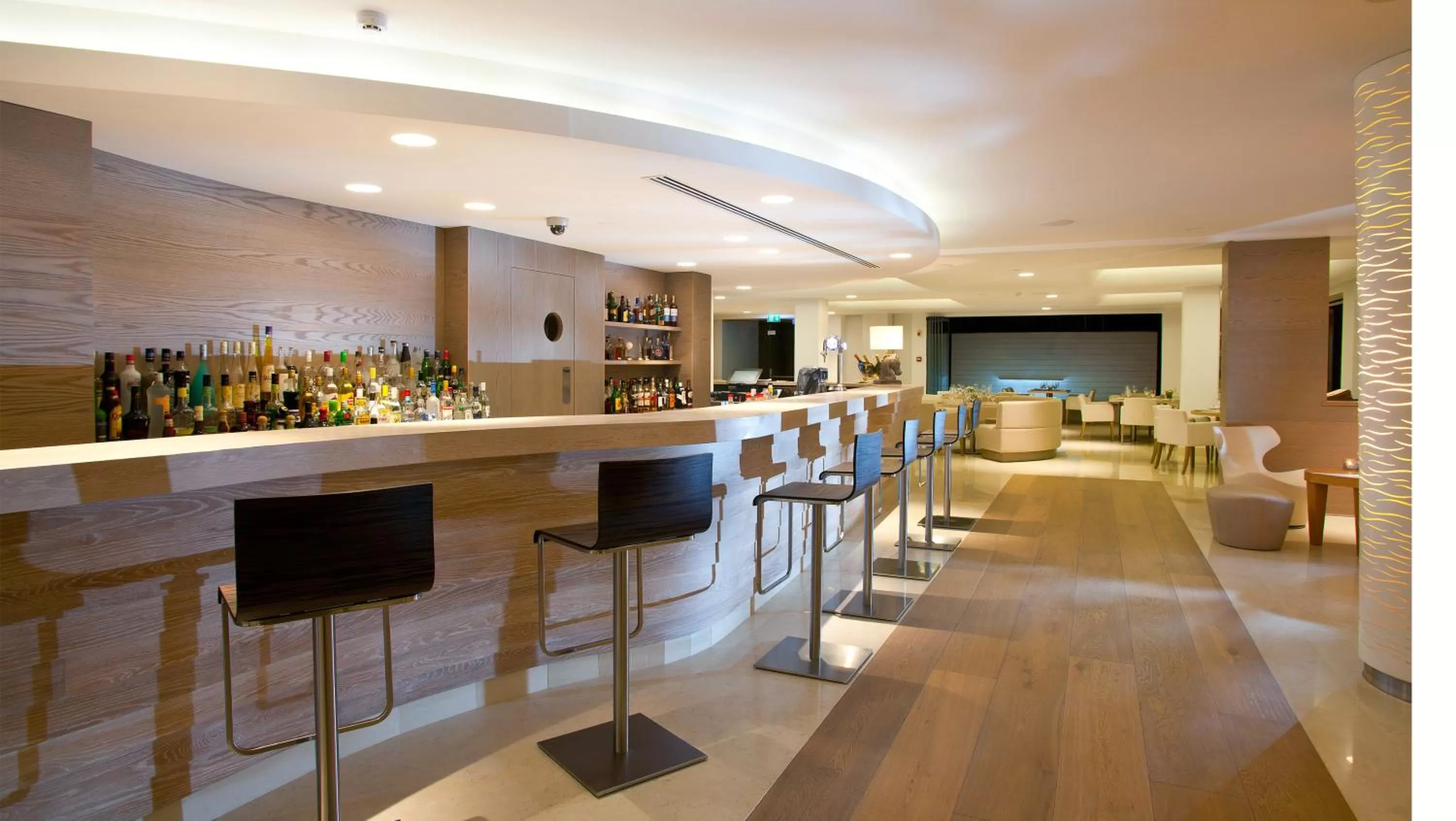 Restaurant/places to eat in Alasia Boutique Hotel