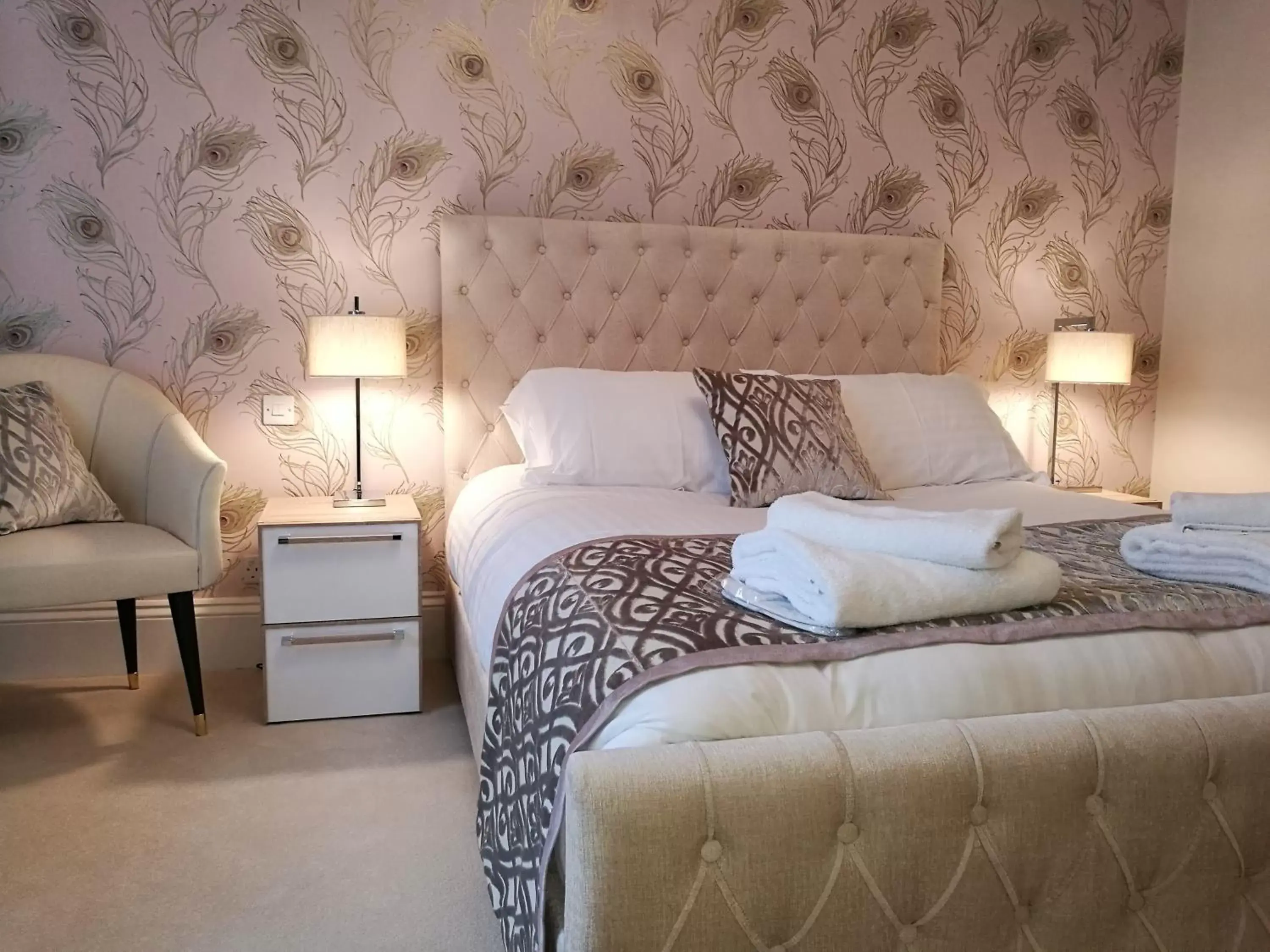 Superior Double Room in The Devon Court Superior Double Room in The Devon Court