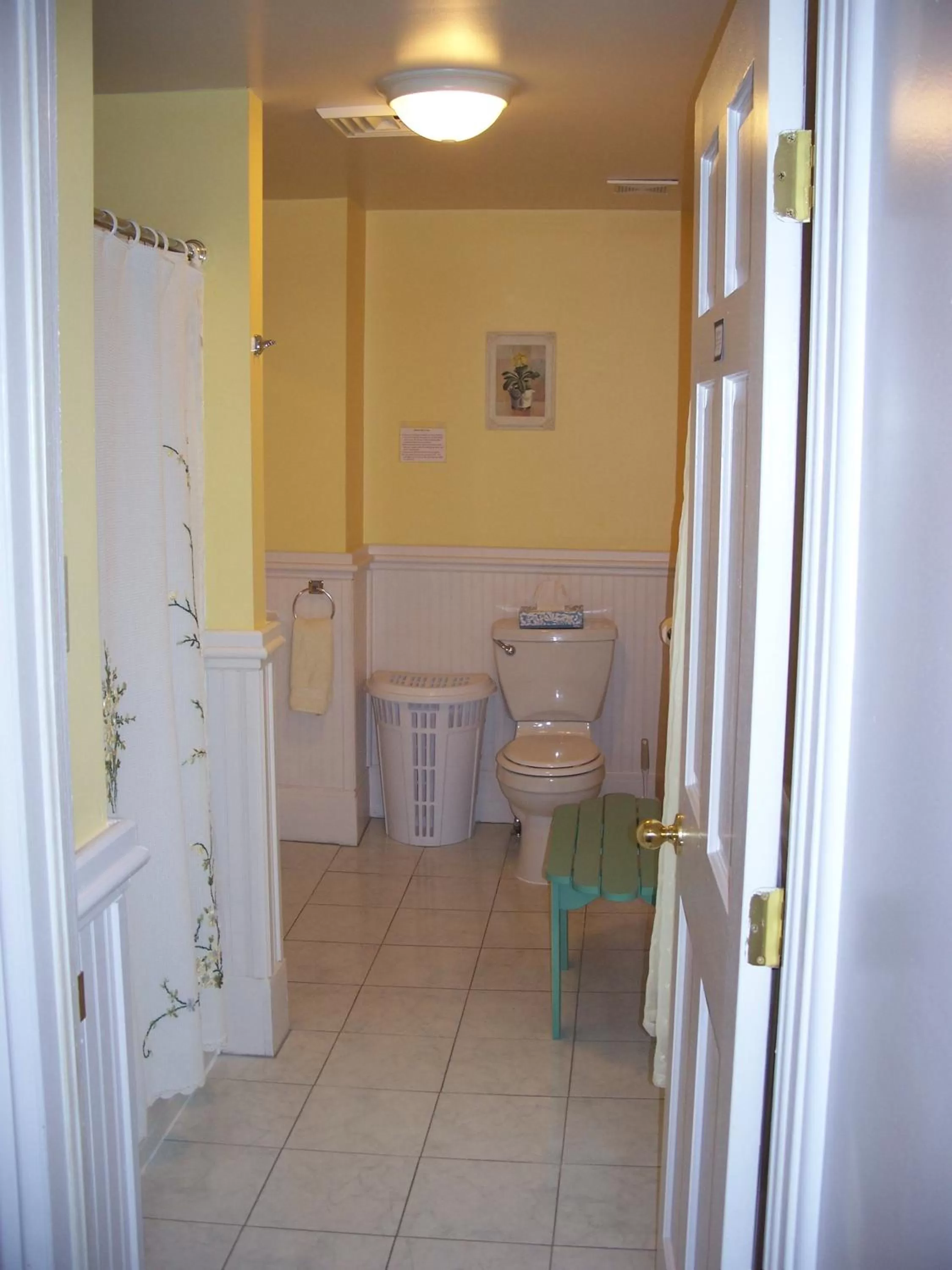 Bathroom in Bayberry House Bed and Breakfast