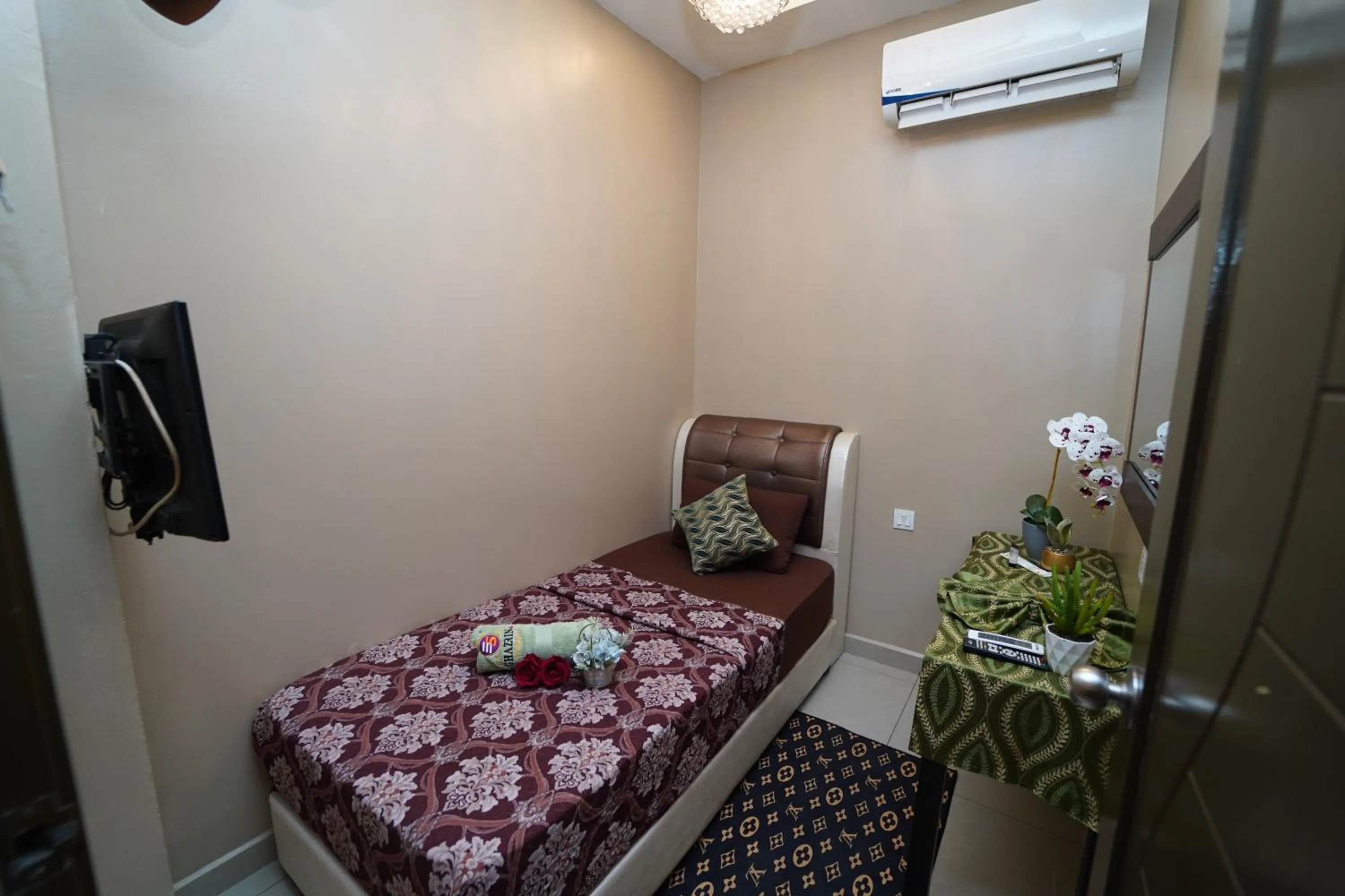 Bed in Ghazrin's Classic Hotel JB