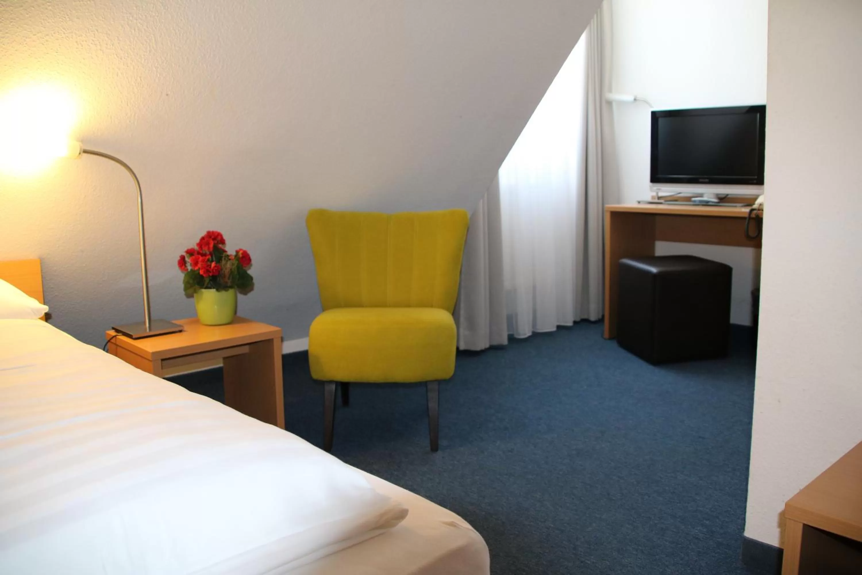 Bedroom, Seating Area in Württembergischer Hof