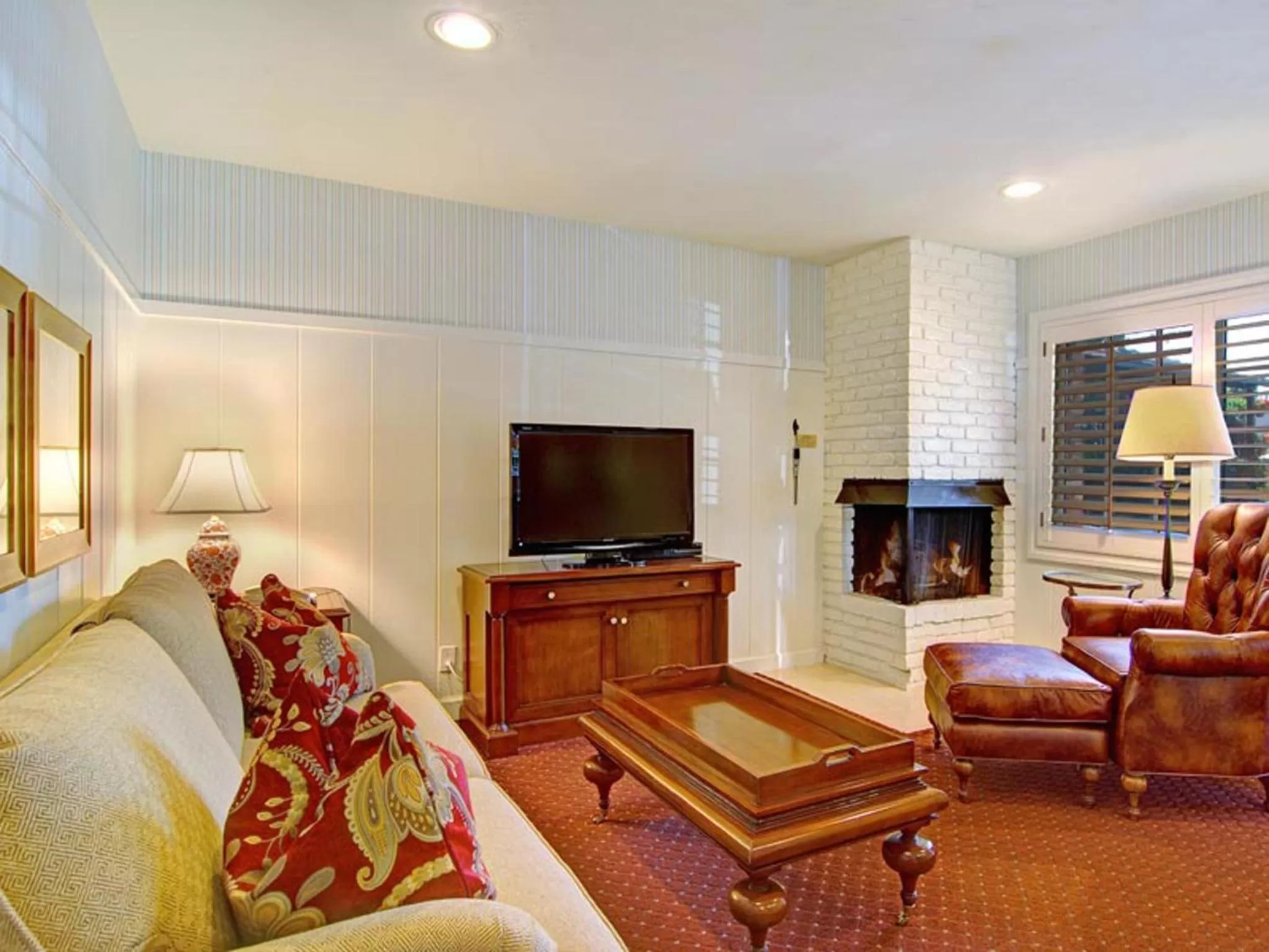 TV and multimedia in Wayside Inn