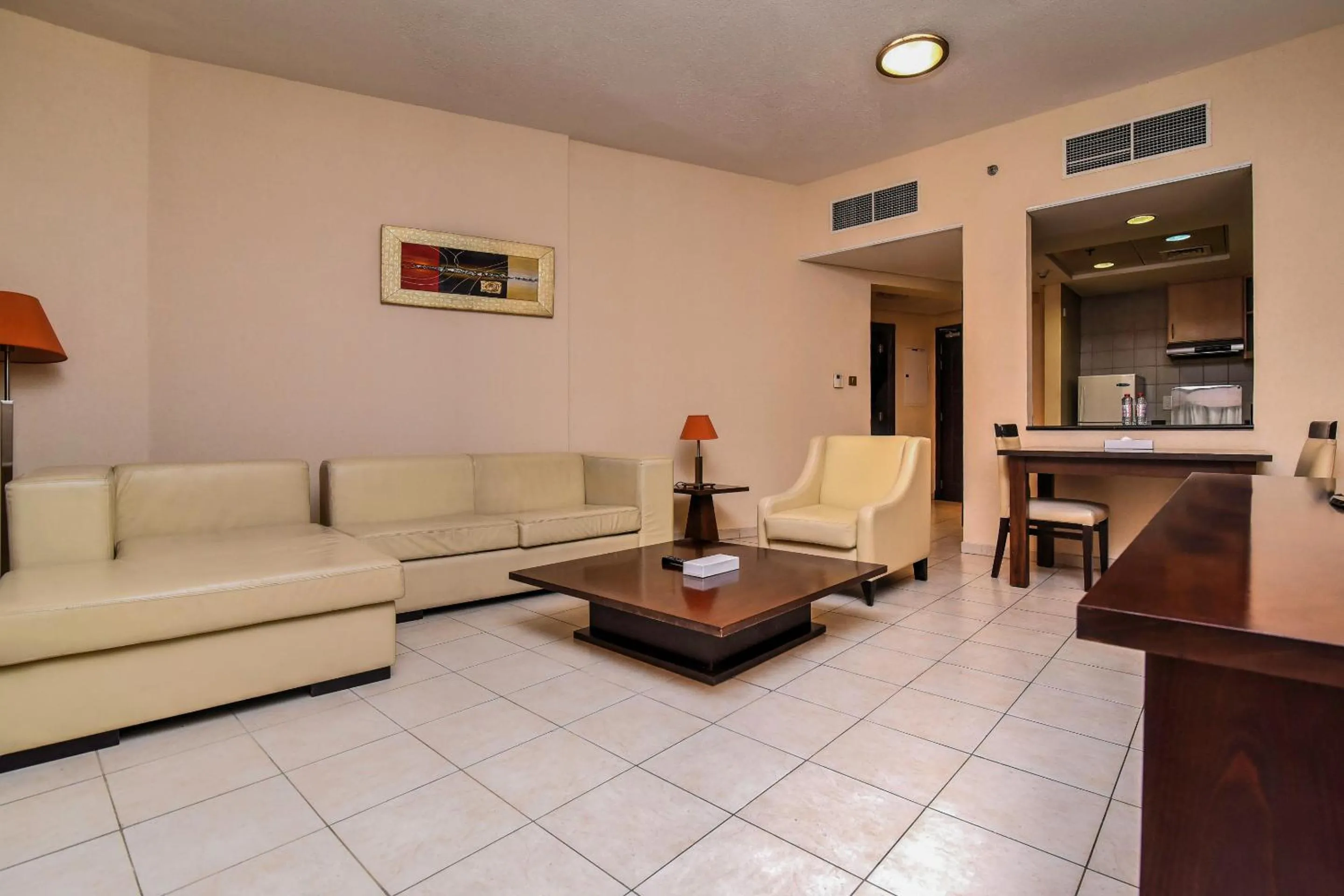 Area and facilities in Parkside Hotel Apartment