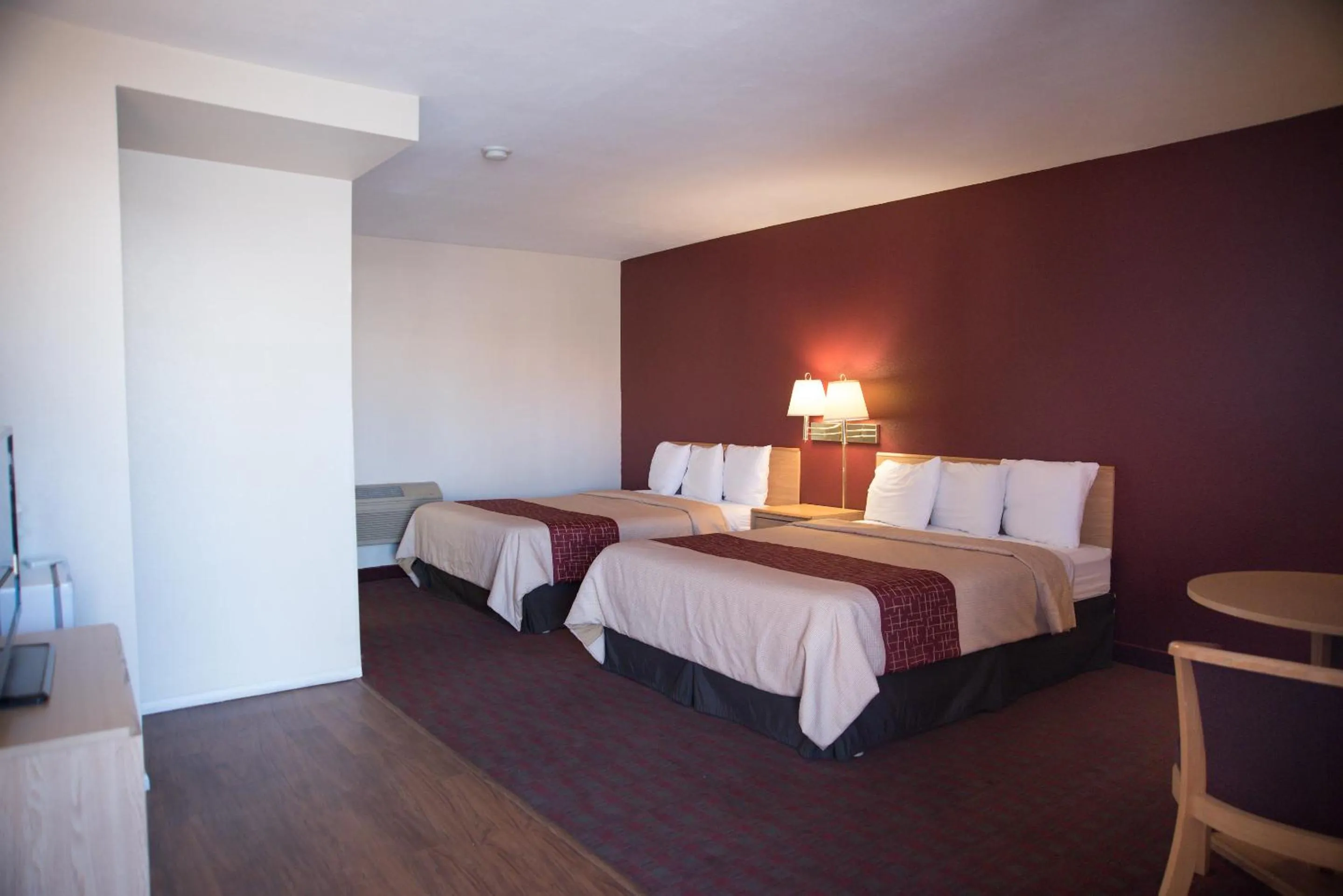 Deluxe Room with Two Queen Beds Disability Access Roll-In Shower Non-Smoking in Red Roof Inn Blythe