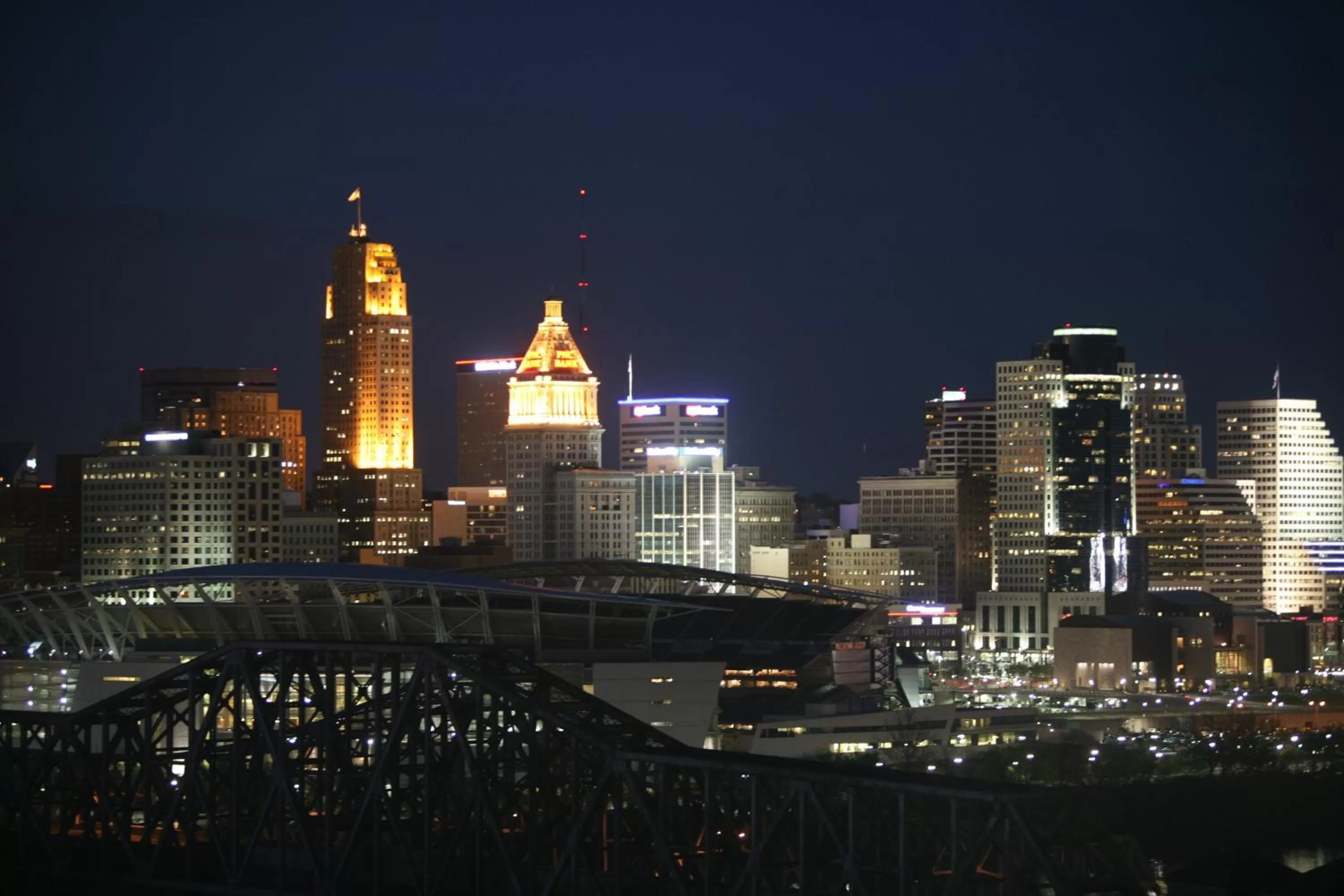 Night in Radisson Hotel Cincinnati Riverfront