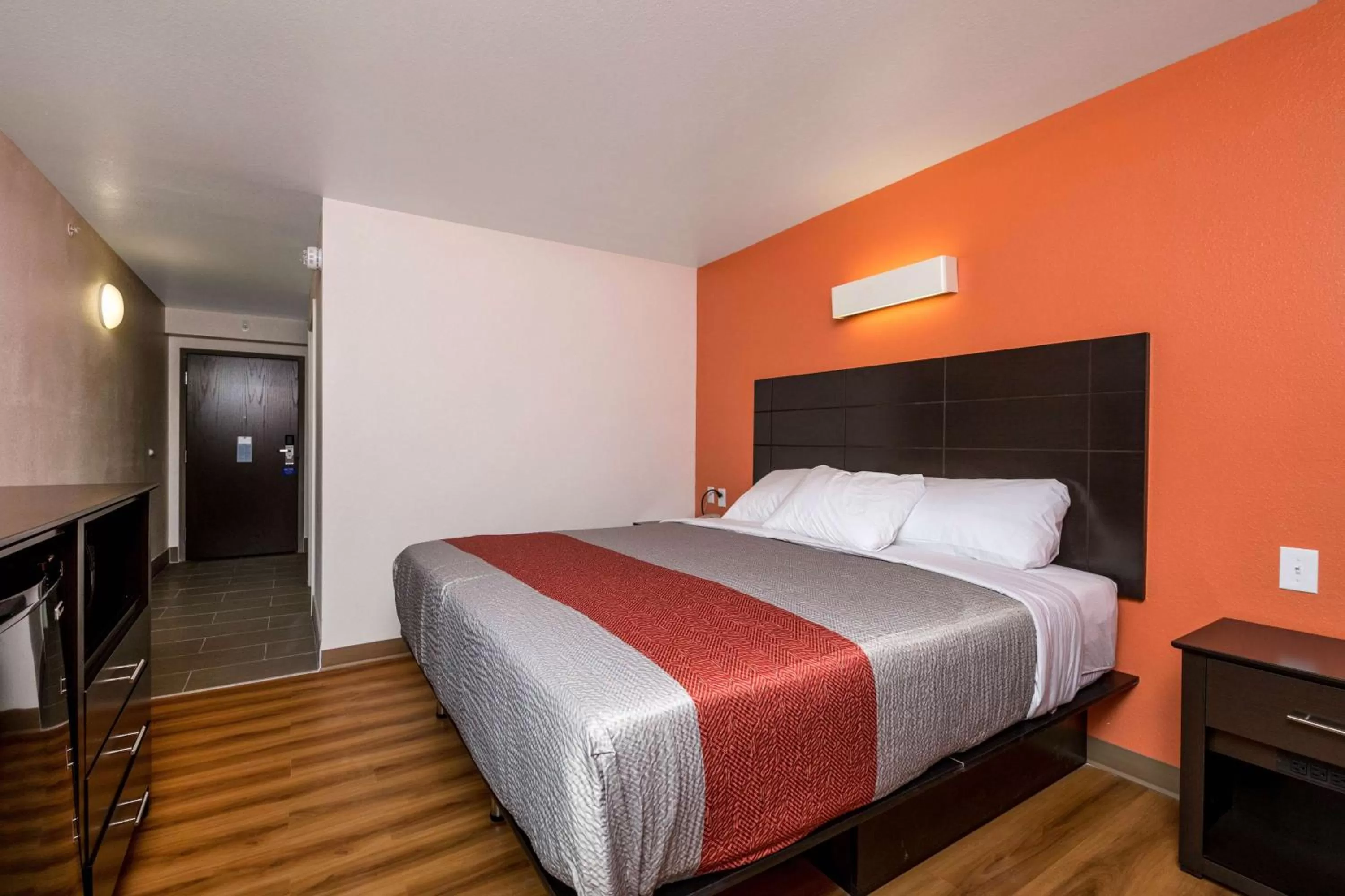 Bedroom, Bed in Motel 6 Peoria