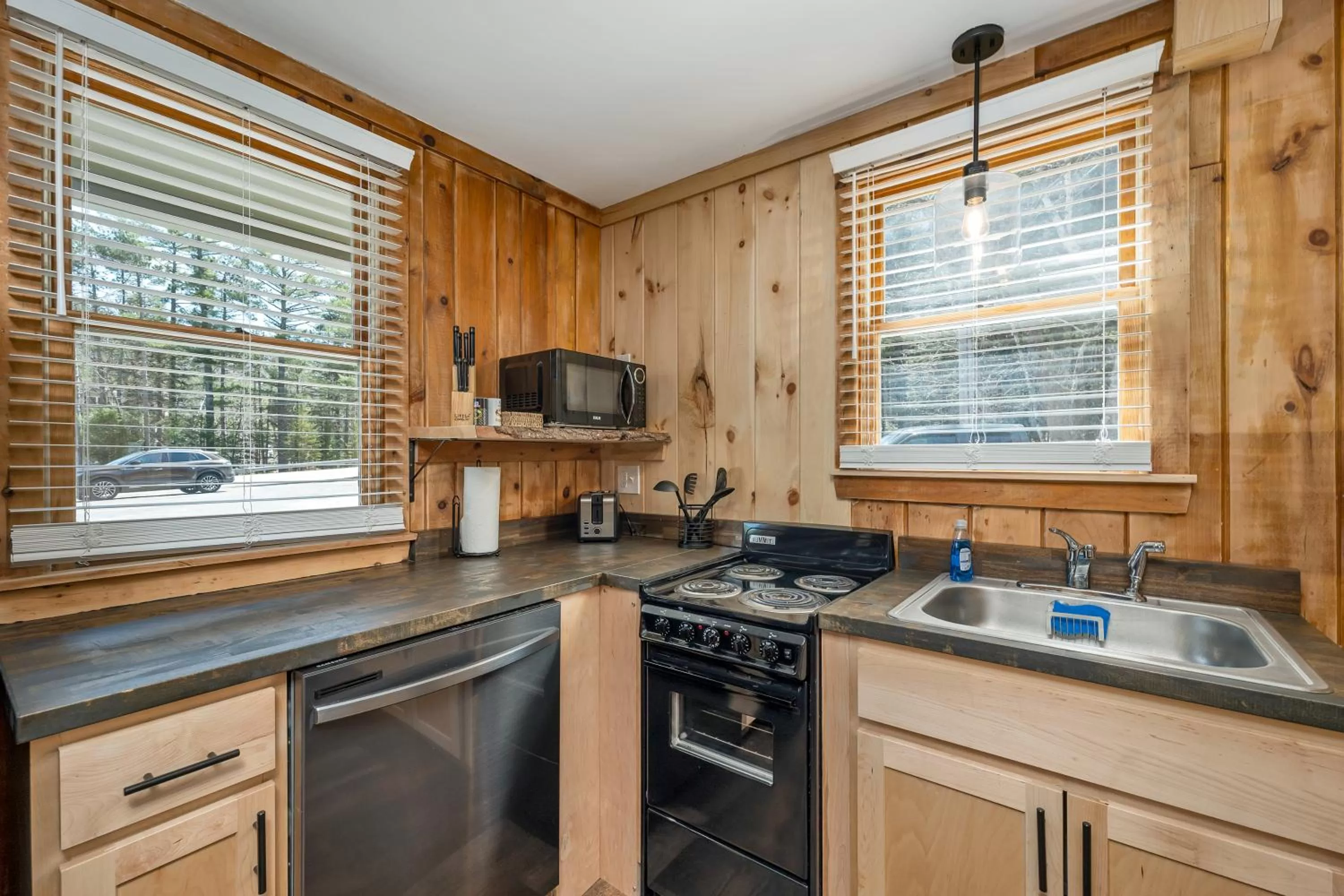 Kitchen or kitchenette in The Inn & More