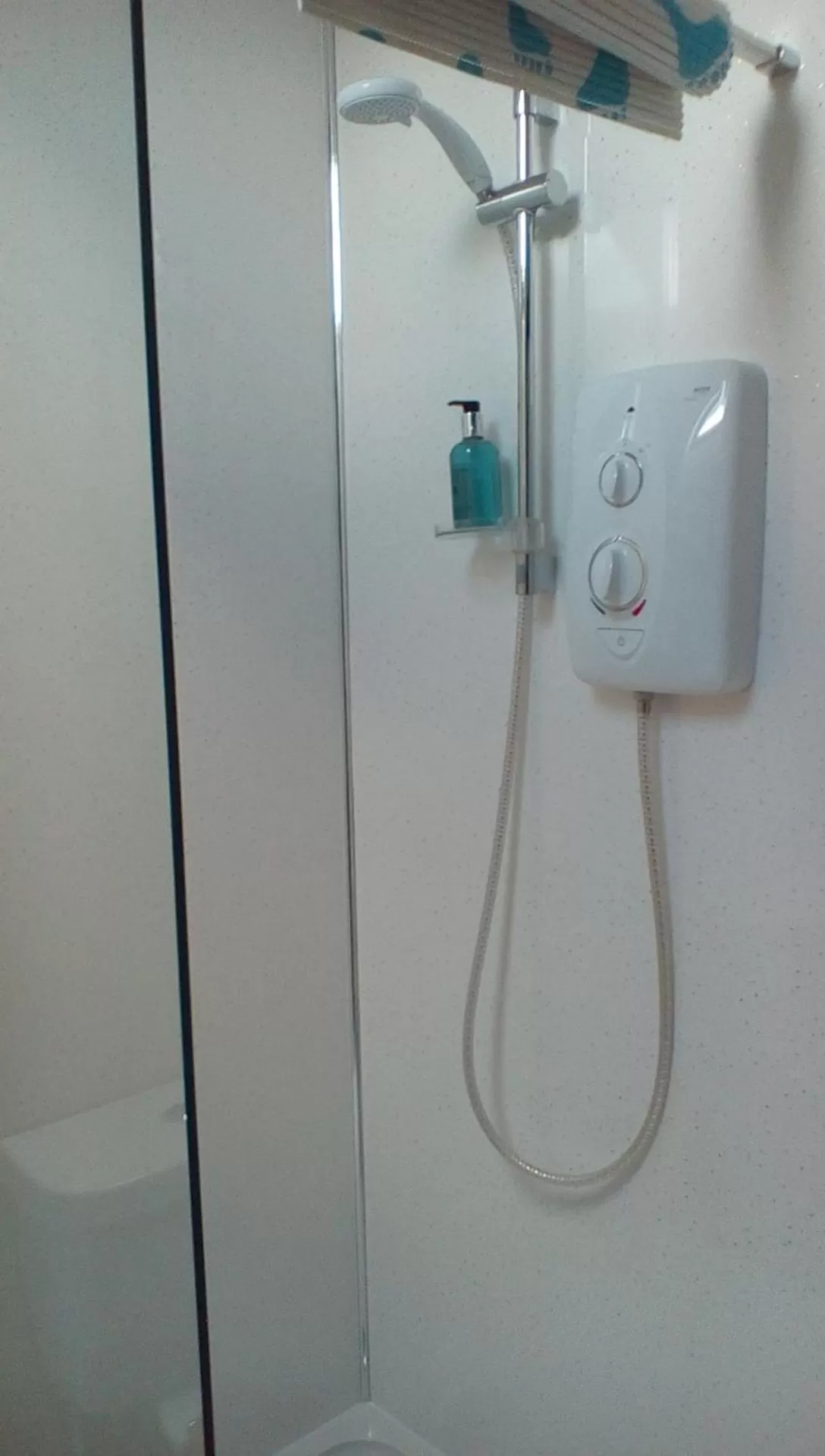 Shower in The Lincolnshire Poacher Inn