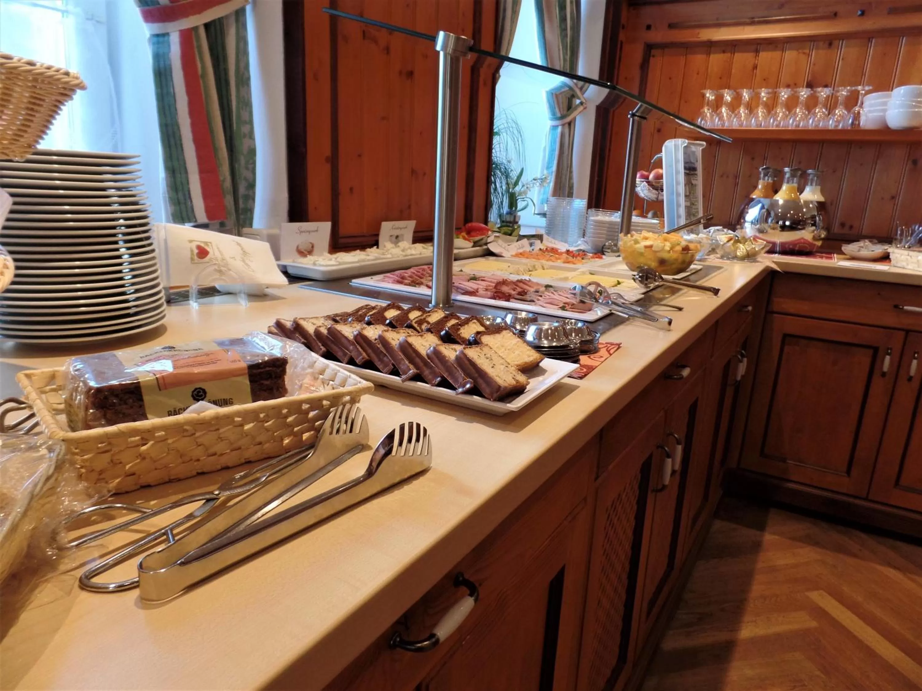 Buffet breakfast in Gasthof Kampenwand Aschau