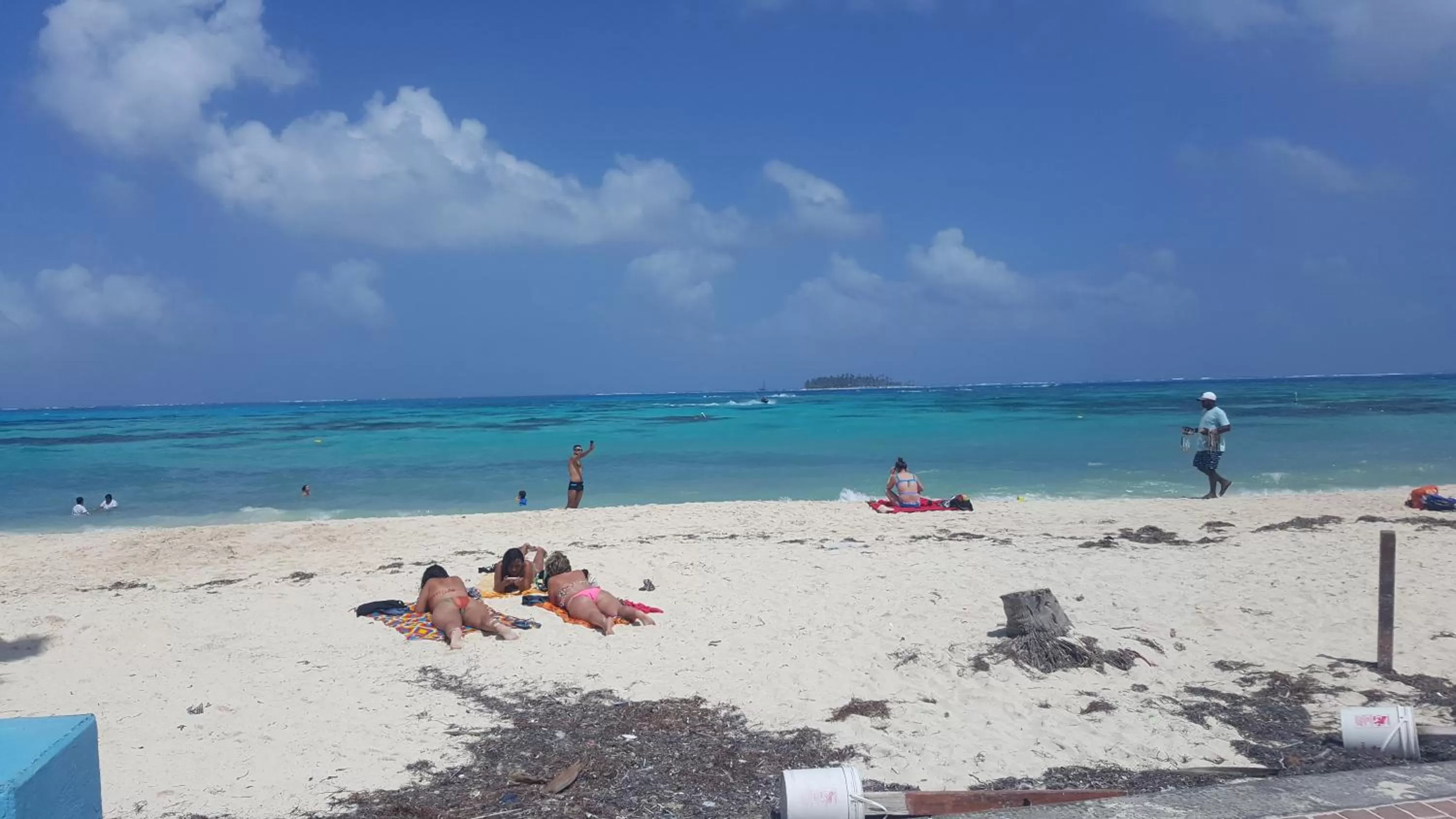 Day, Beach in Caribbean Island Hotel Piso 2