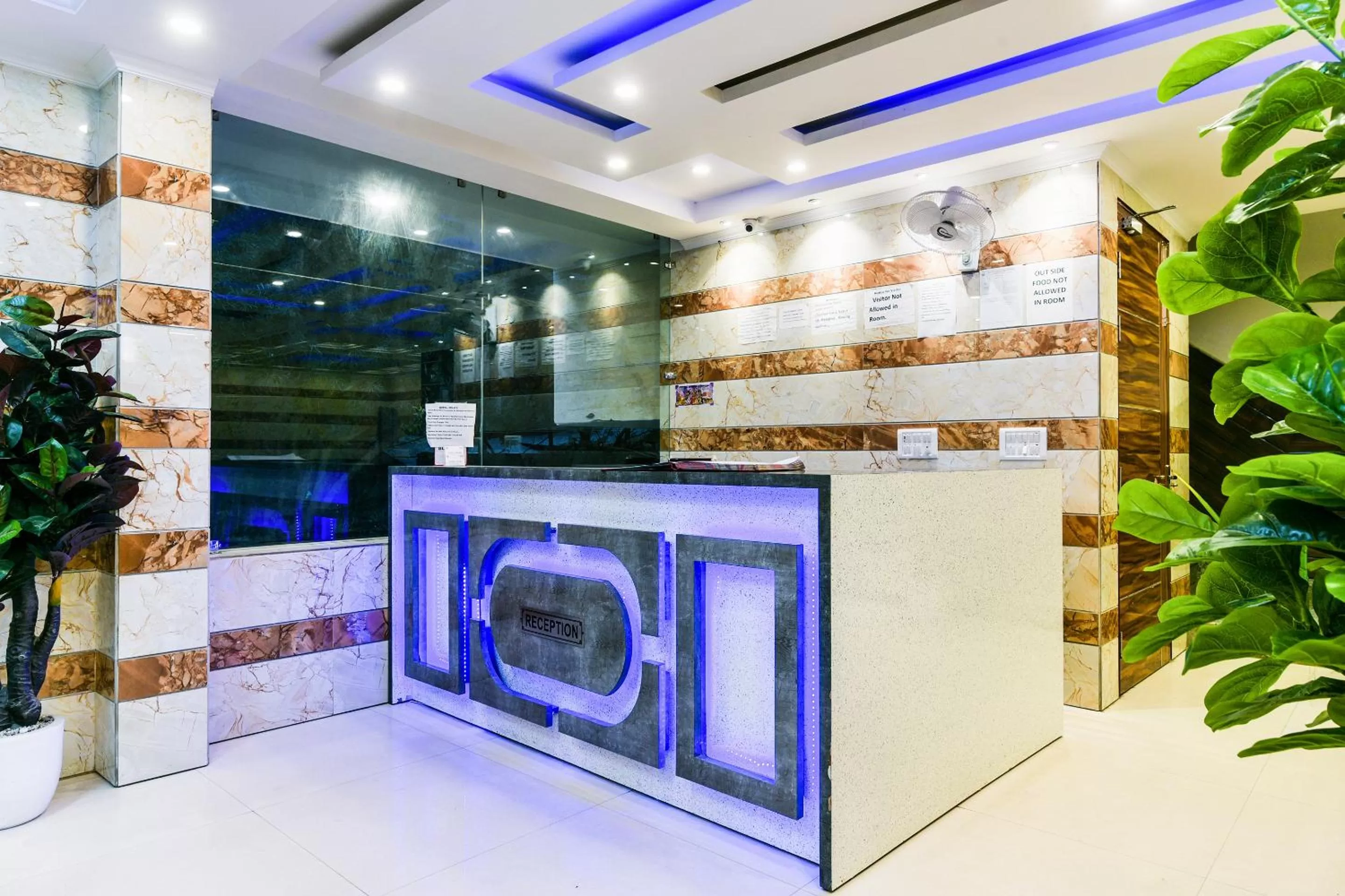 Lobby or reception in Hotel Pearl - Mahipalpur Delhi Airport
