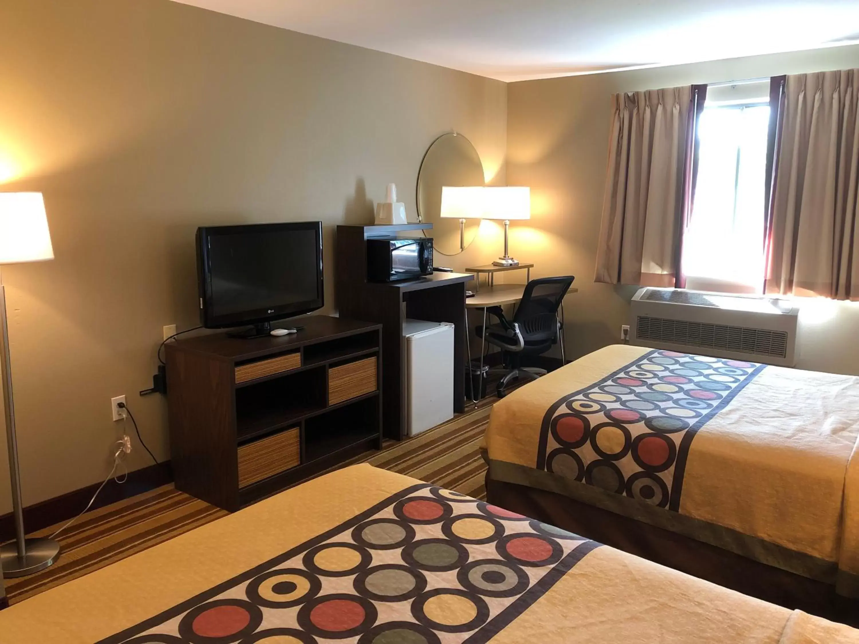 Queen Room with Two Queen Beds - Non-Smoking in Super 8 by Wyndham S Jordan/Sandy/Slc Area Queen Room with Two Queen Beds - Non-Smoking in Super 8 by Wyndham S Jordan/Sandy/Slc Area