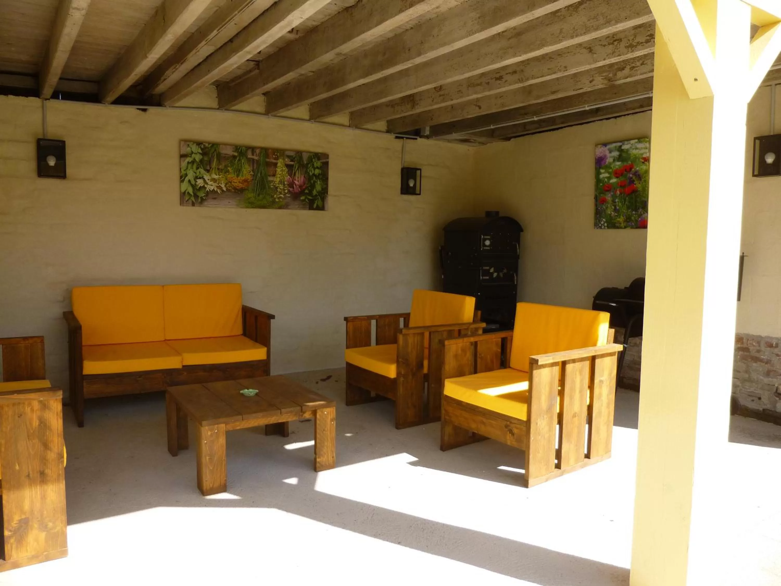 Patio, Seating Area in Au Chapitre