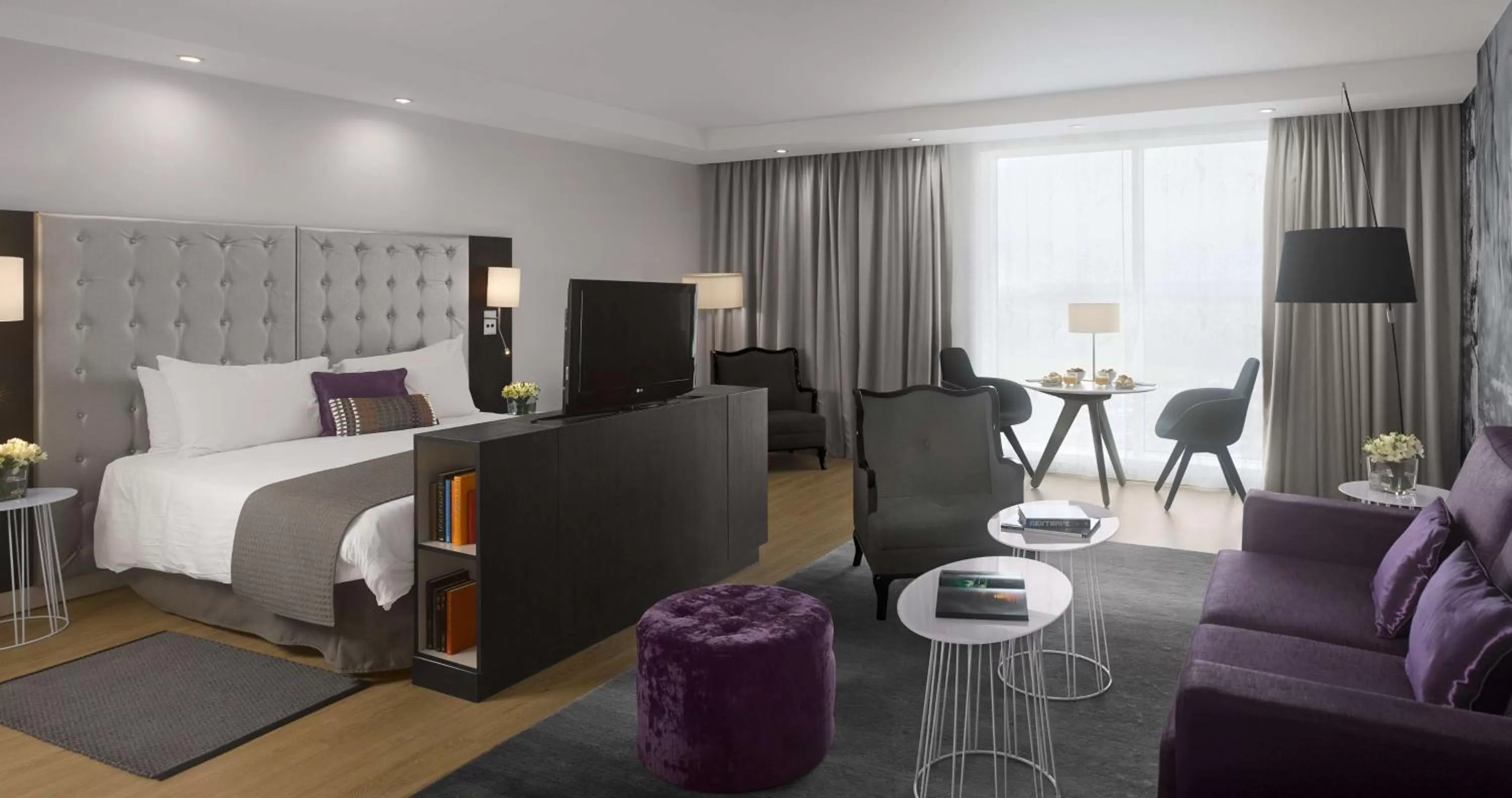 Photo of the whole room, Bed in Radisson Blu Hotel East Midlands Airport