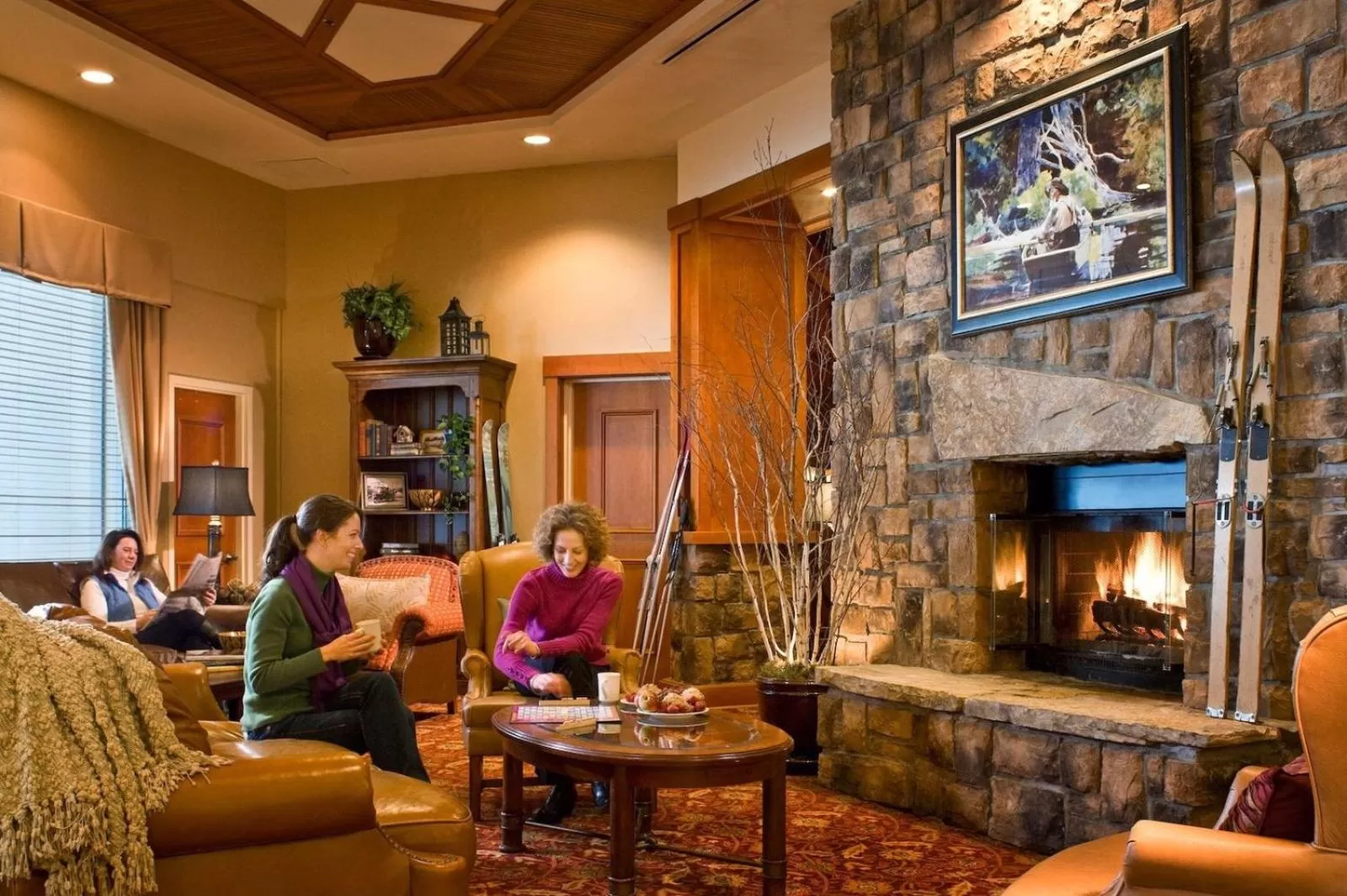 Lounge or bar in High Peaks Resort