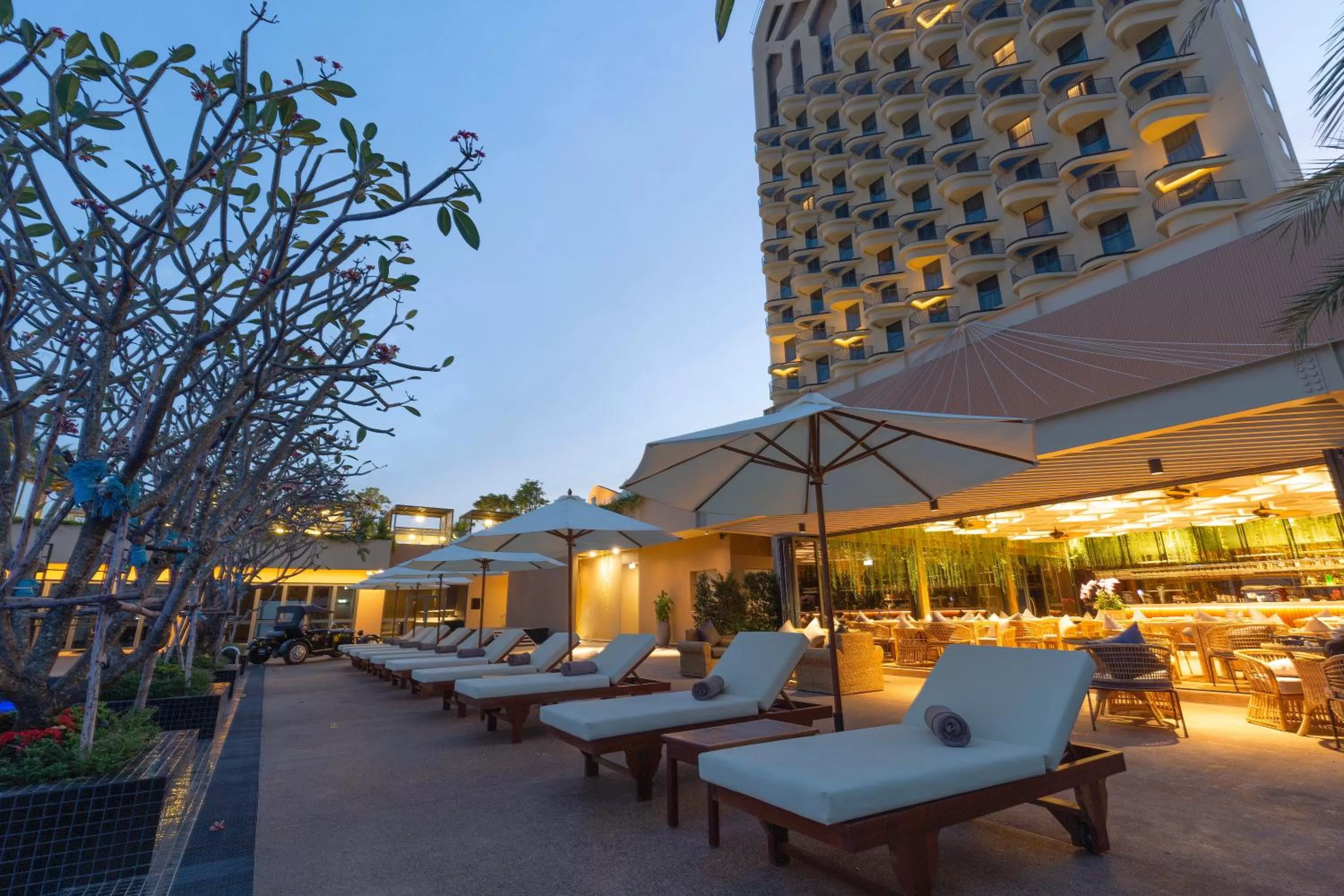 Property building in SUN & MOON, Riverside Hotel