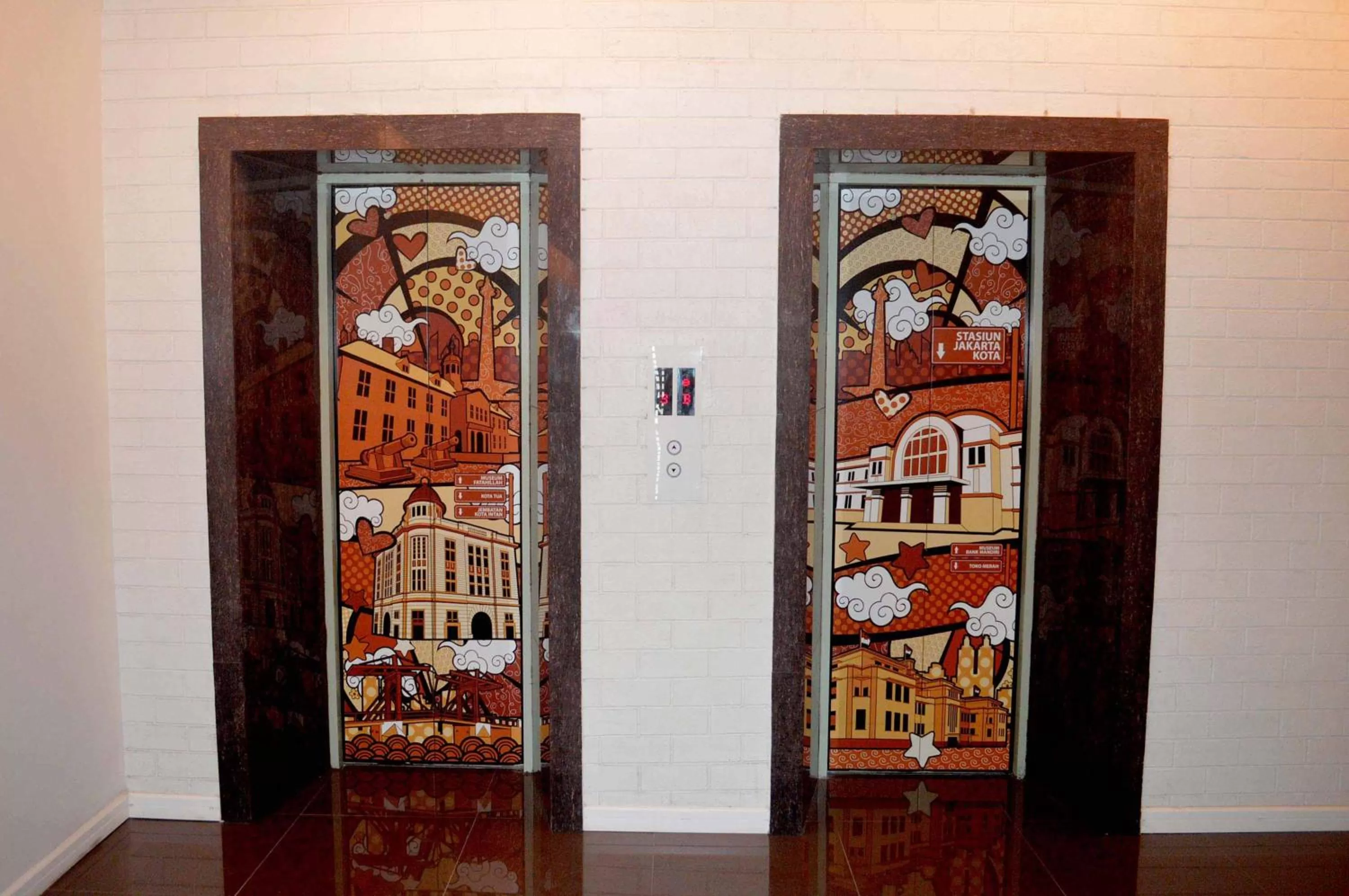 Facade/entrance in MaxOne Signature Glodok Jakarta