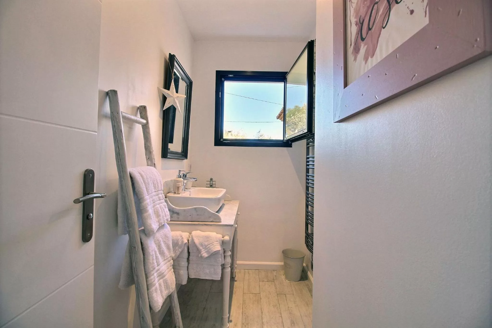 Bathroom, Bed in La Villa Aux Oliviers