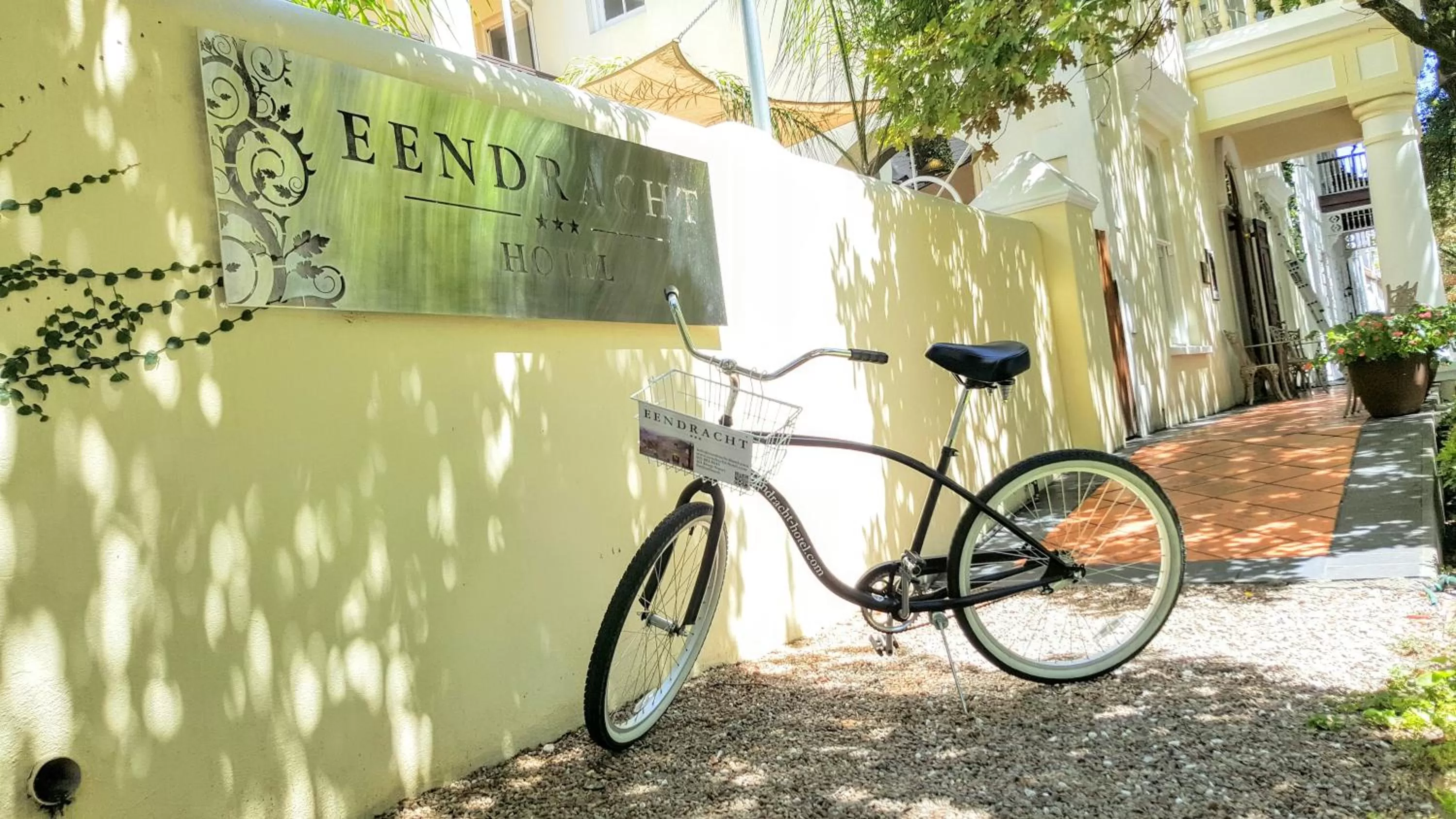 Cycling in Eendracht Hotel