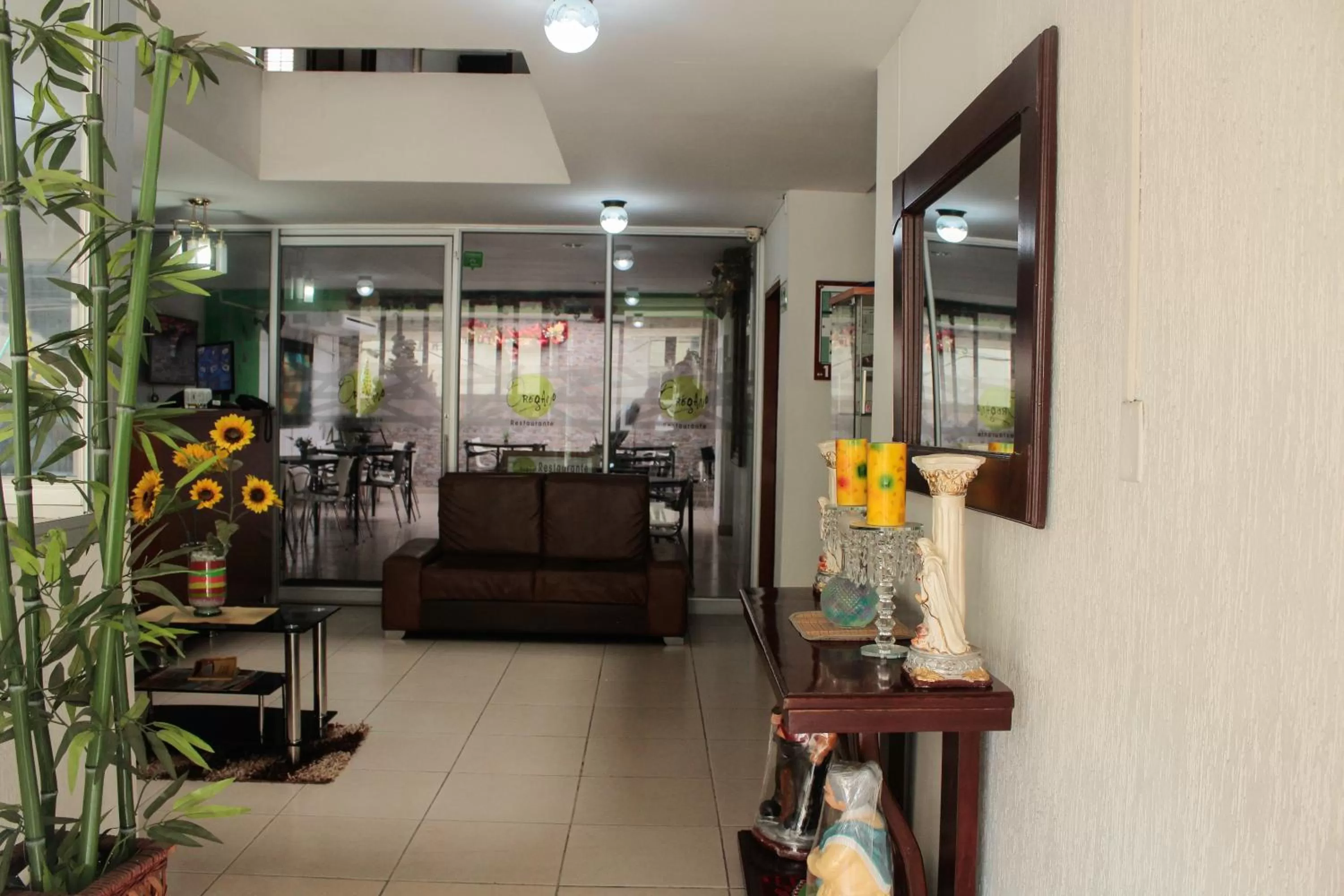 Lobby/Reception in Hotel Santorini Neiva