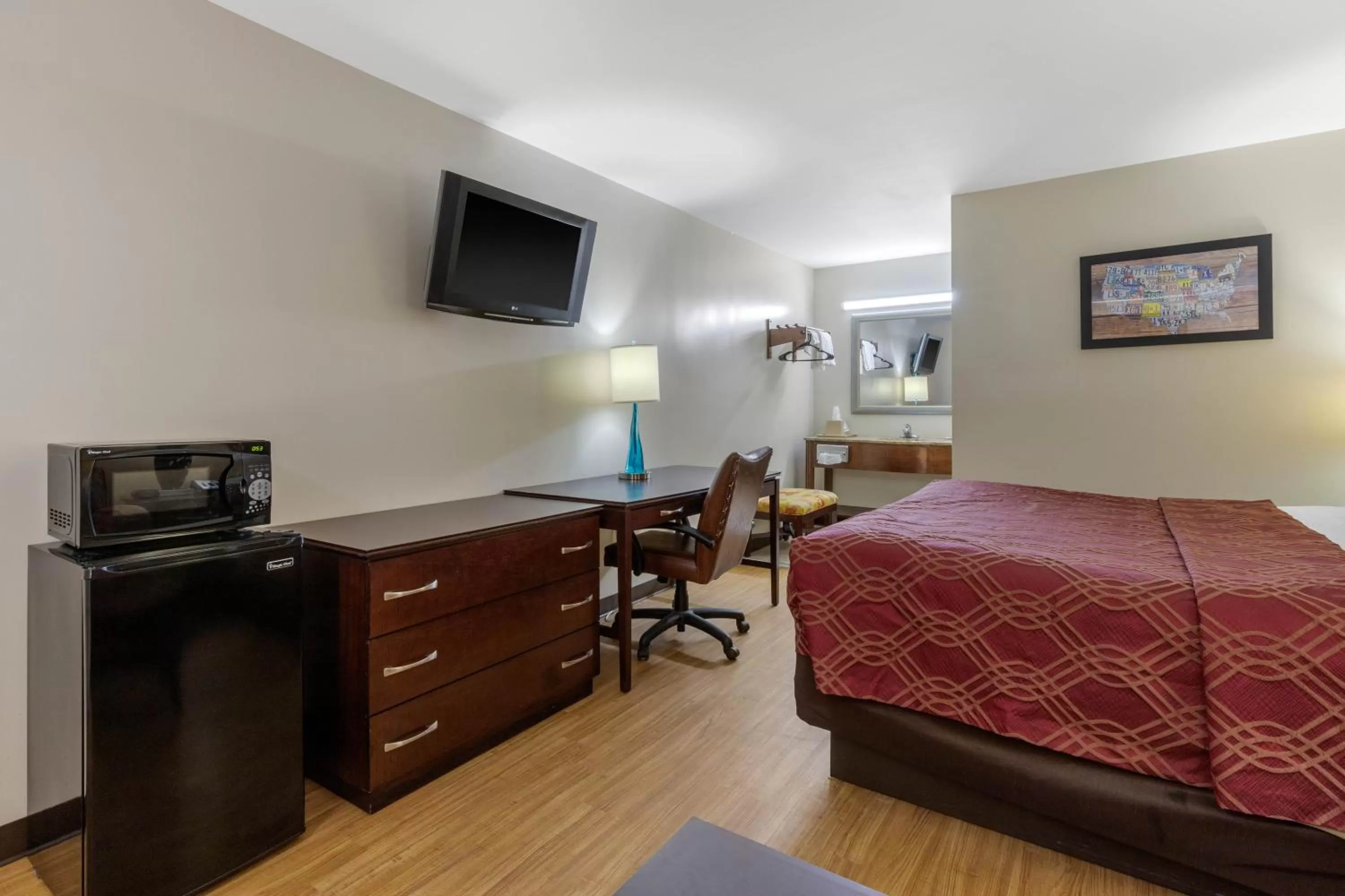 TV and multimedia, Bed in Econo Lodge Gaffney