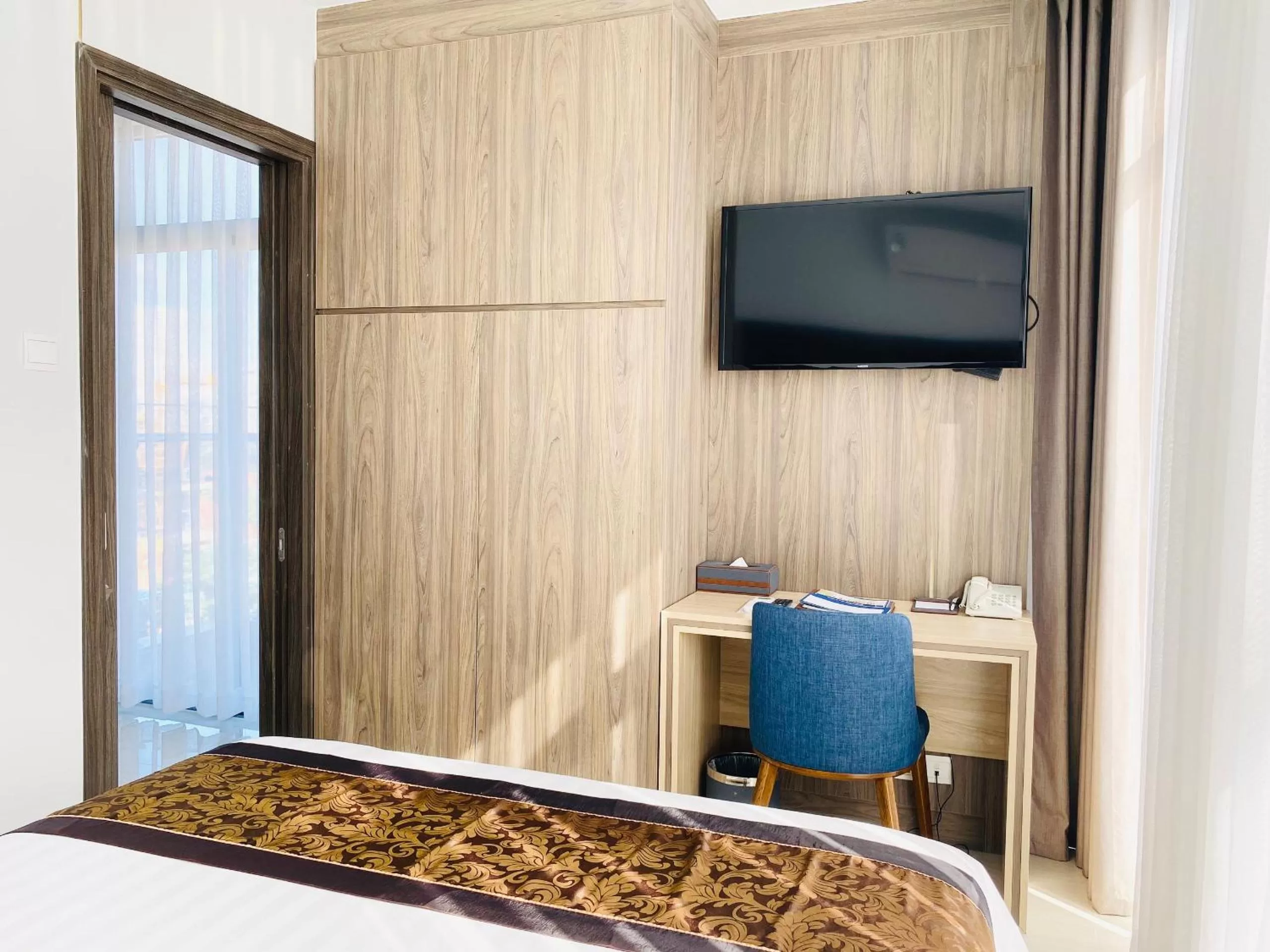 TV and multimedia, Bed in Aurora Western Village