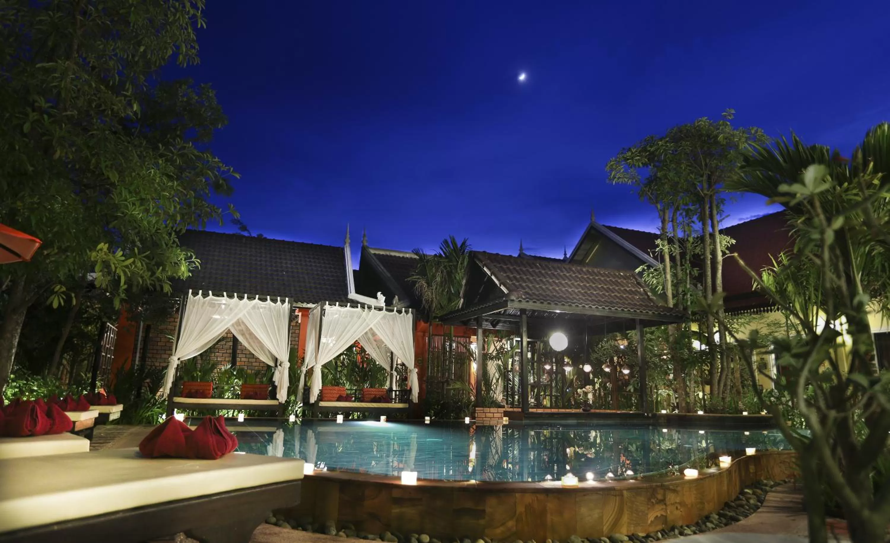 Swimming pool, Property Building in Residence Indochine Suite