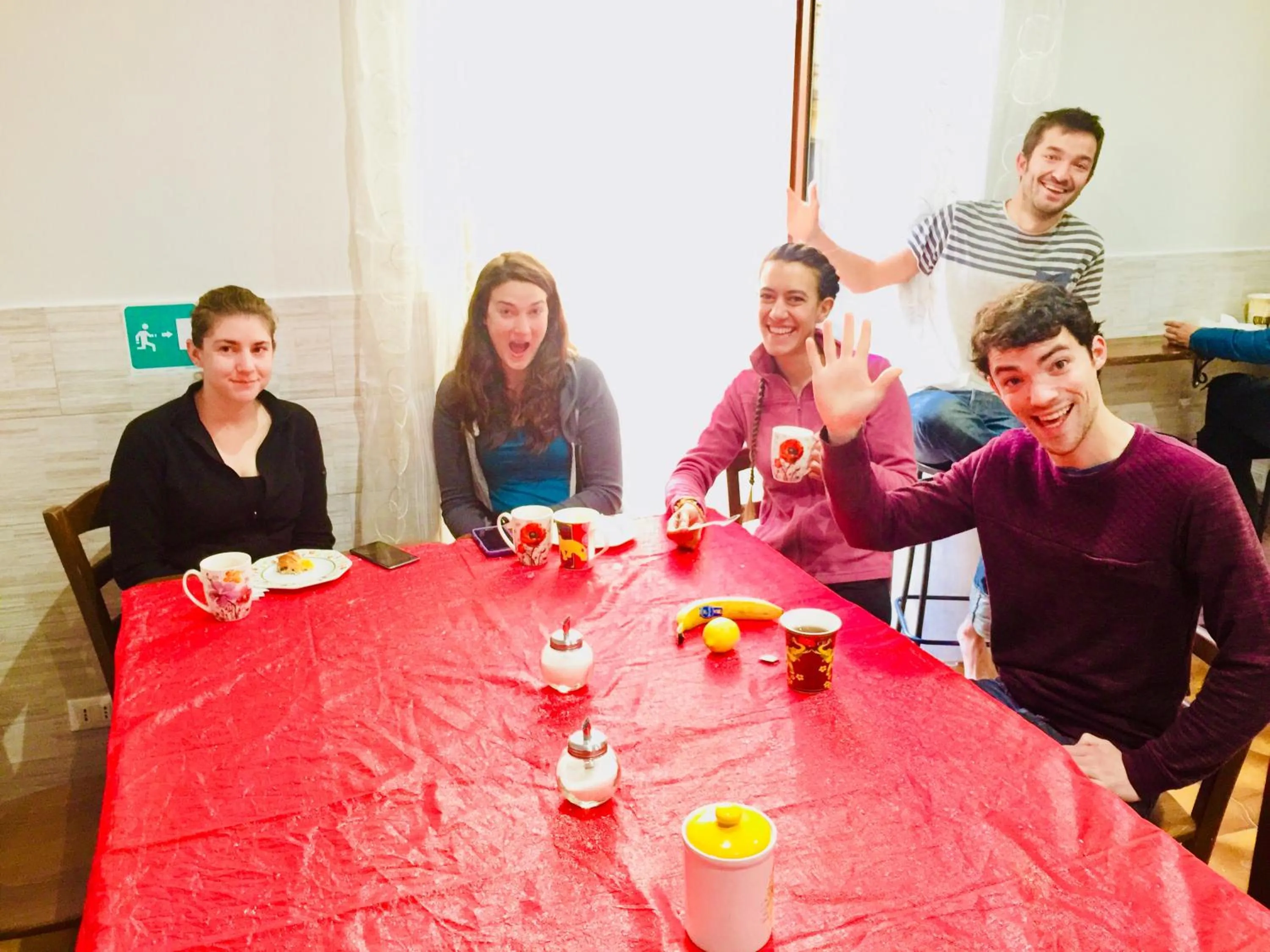 Communal kitchen in Legend R.G.