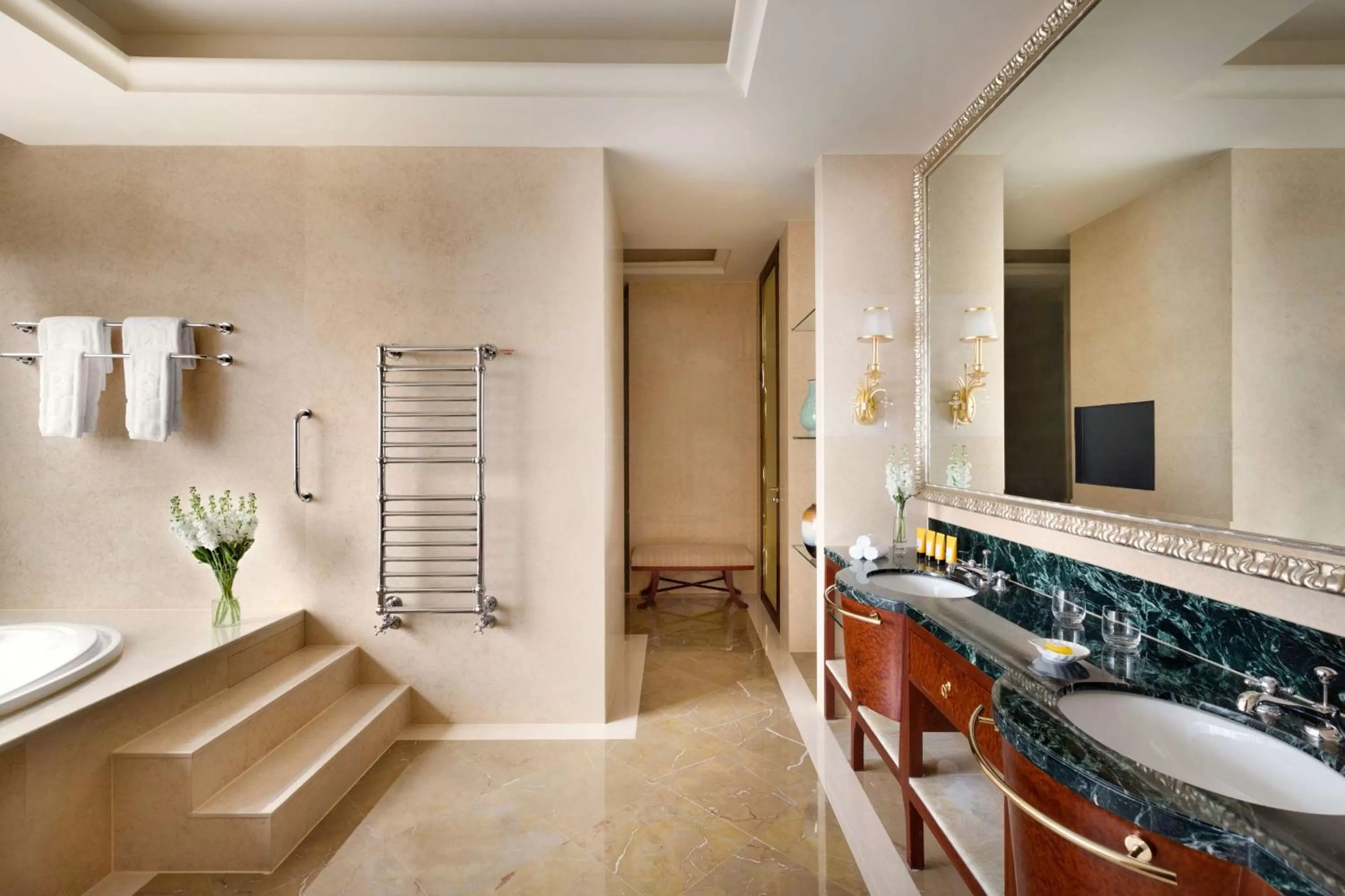 Bathroom in Shangri-La Qingdao