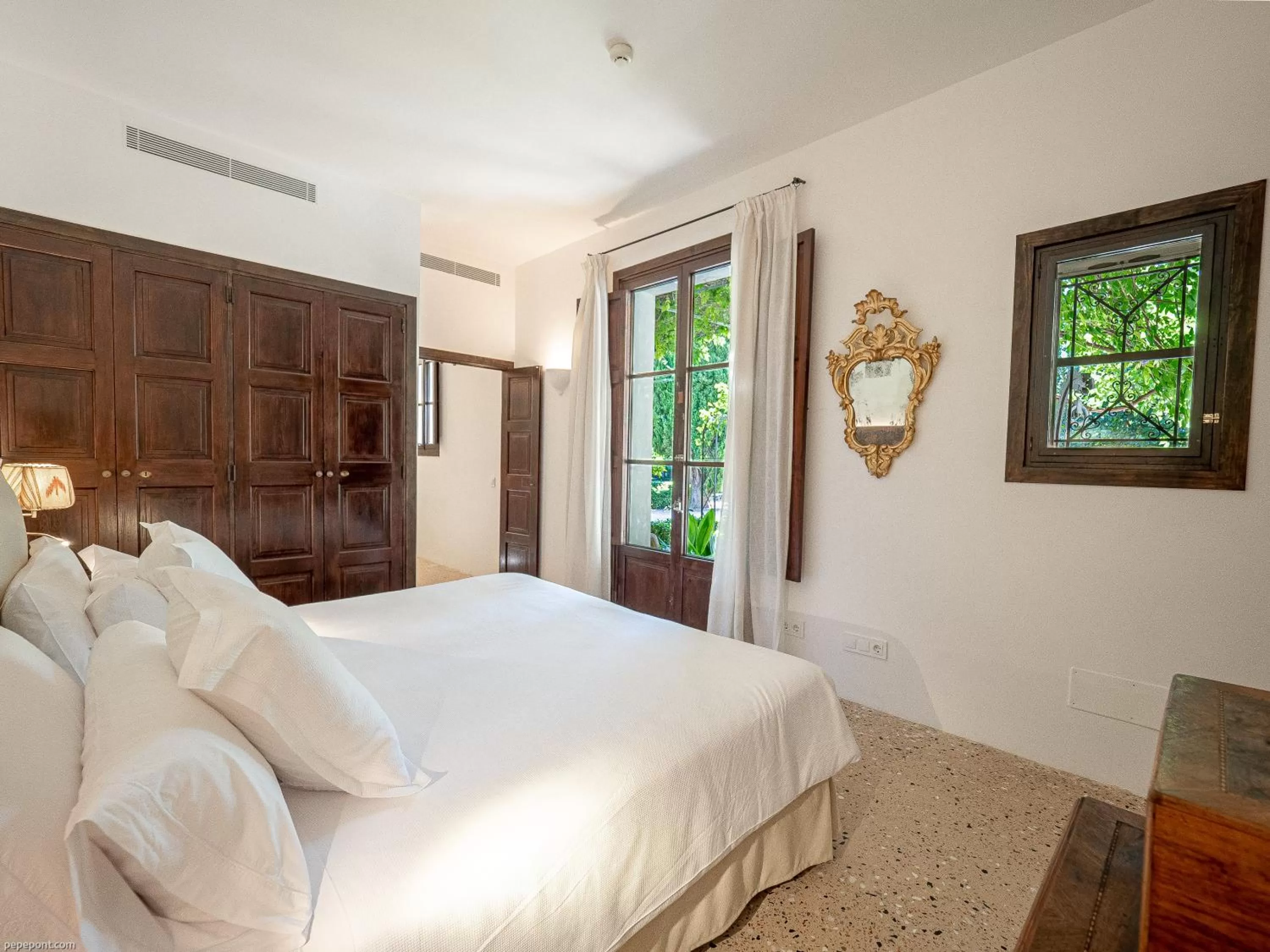 Bed in Ca'n Puig de Sòller