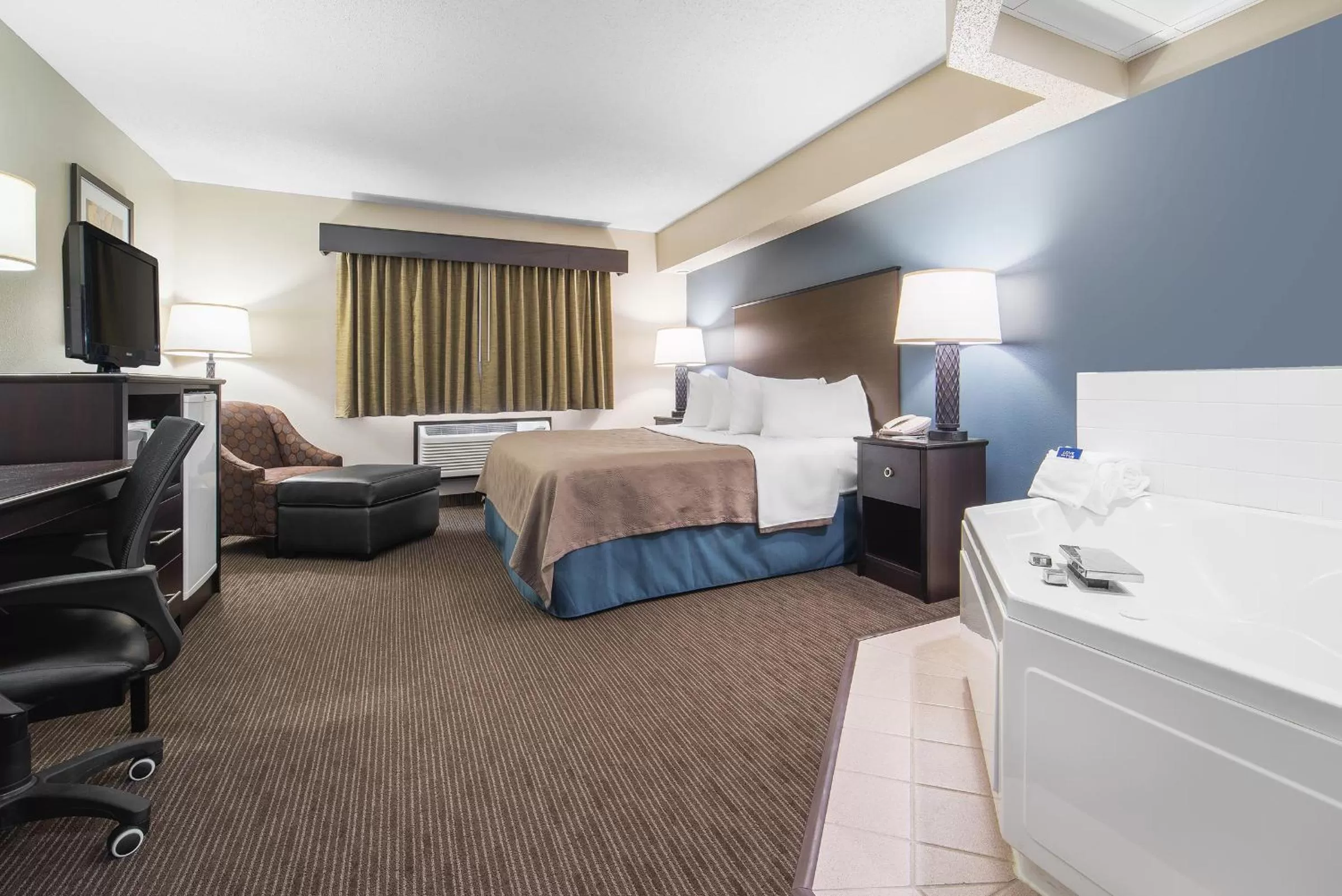 King Studio Suite - Second Floor/Non-Smoking in AmericInn by Wyndham North Branch