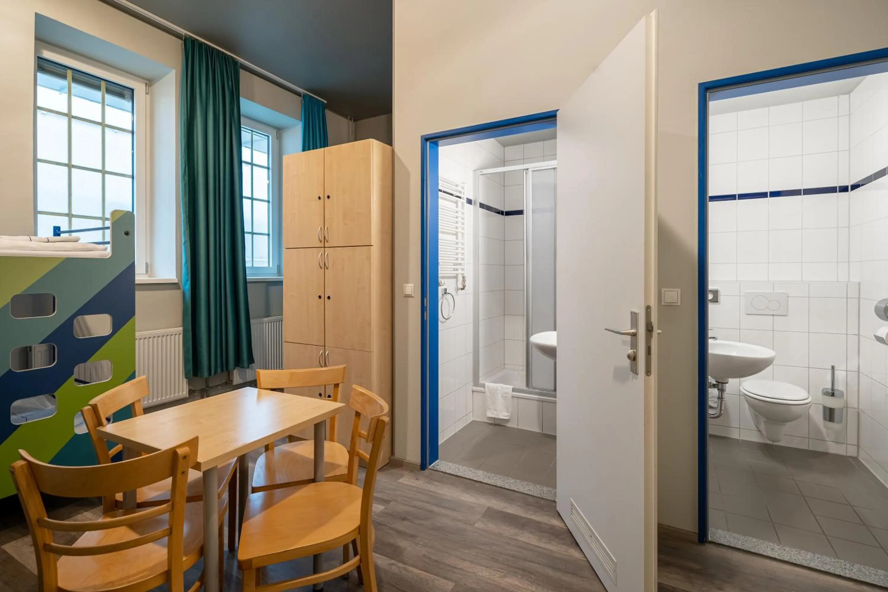 Seating area in a&o Salzburg Hauptbahnhof