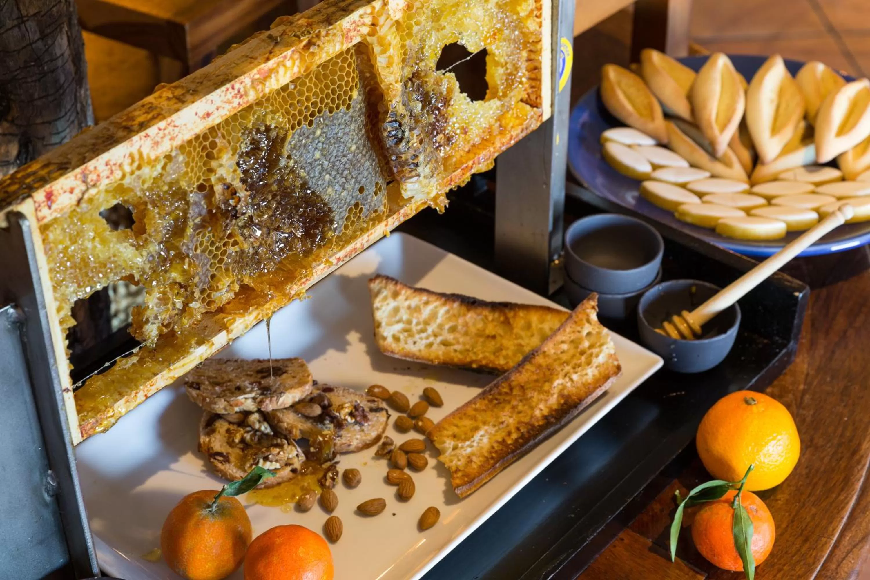 Food and drinks in Grand Hotel Beauvau Marseille Vieux-Port - MGallery Collection