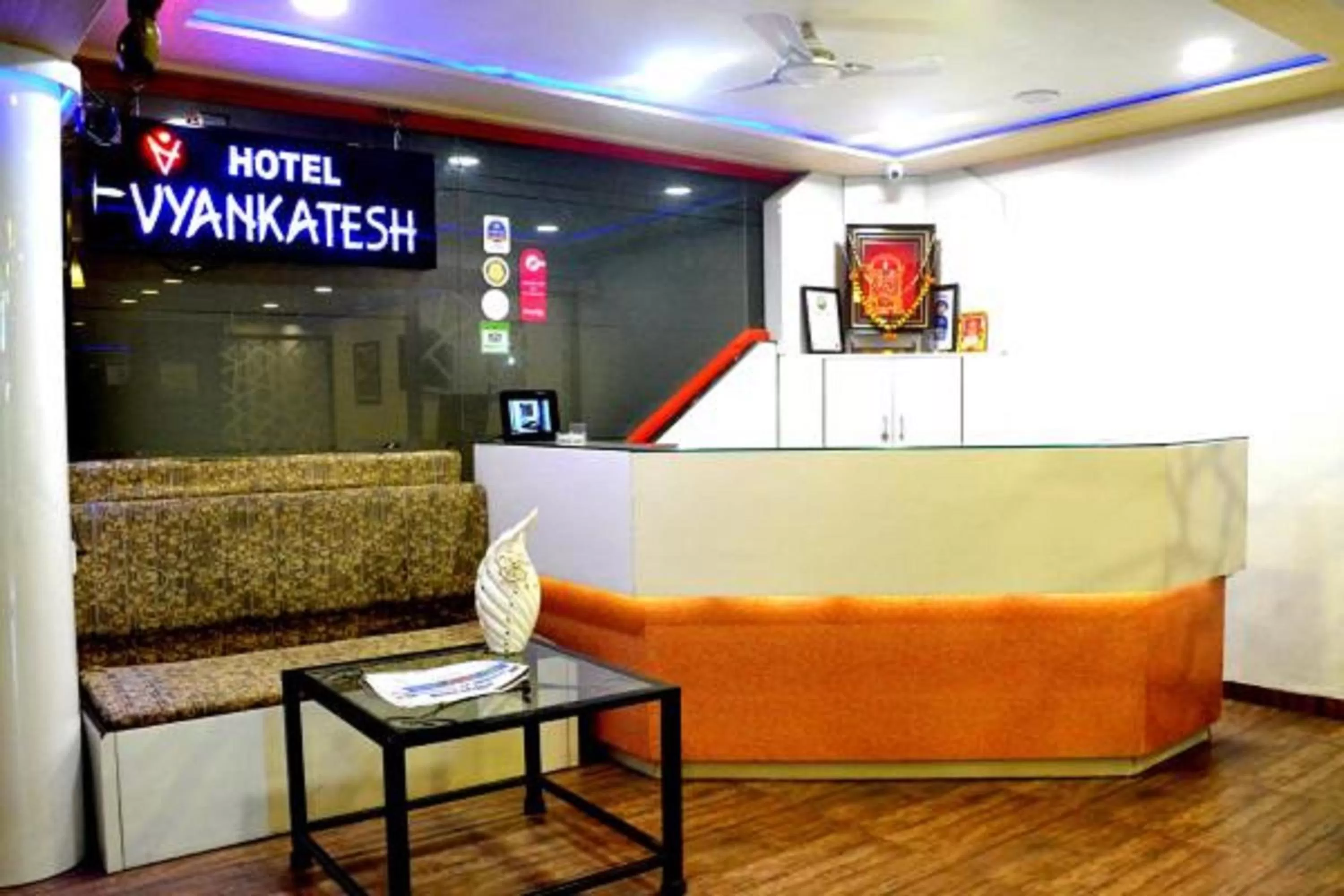 Lobby or reception in Hotel Vyankatesh & Pure Veg Restaurant