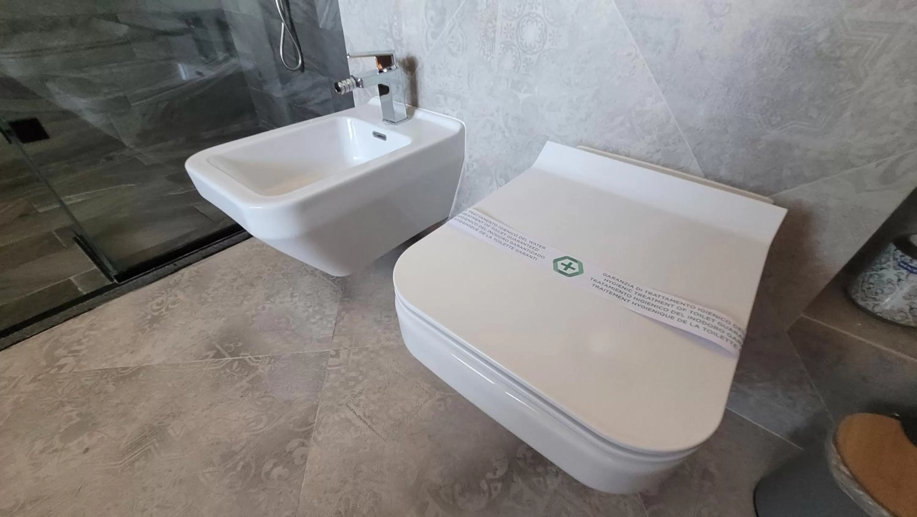 Toilet, Bathroom in Terrace Suites Iasi