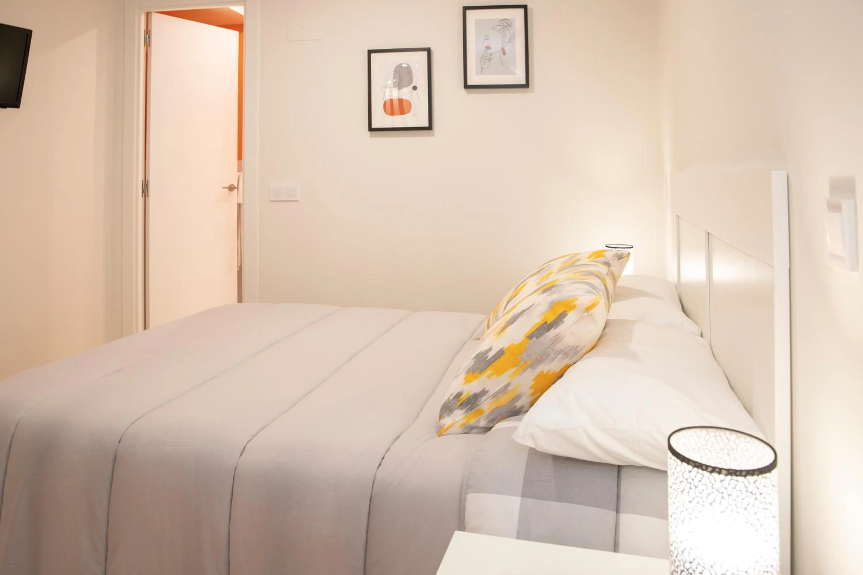 Photo of the whole room in Hostal Montaloya