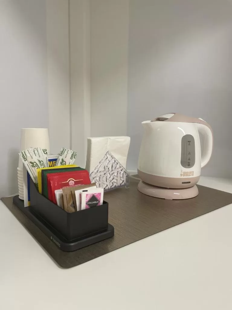 Coffee/Tea Facilities in la Maison del Mas Family