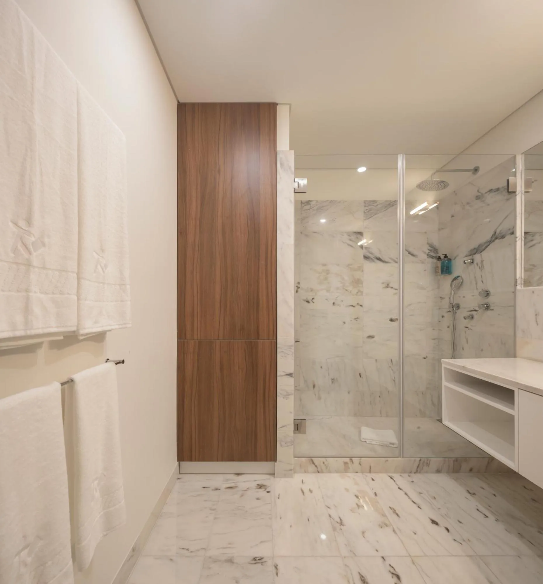 Shower in Lisbon Serviced Apartments - Avenida