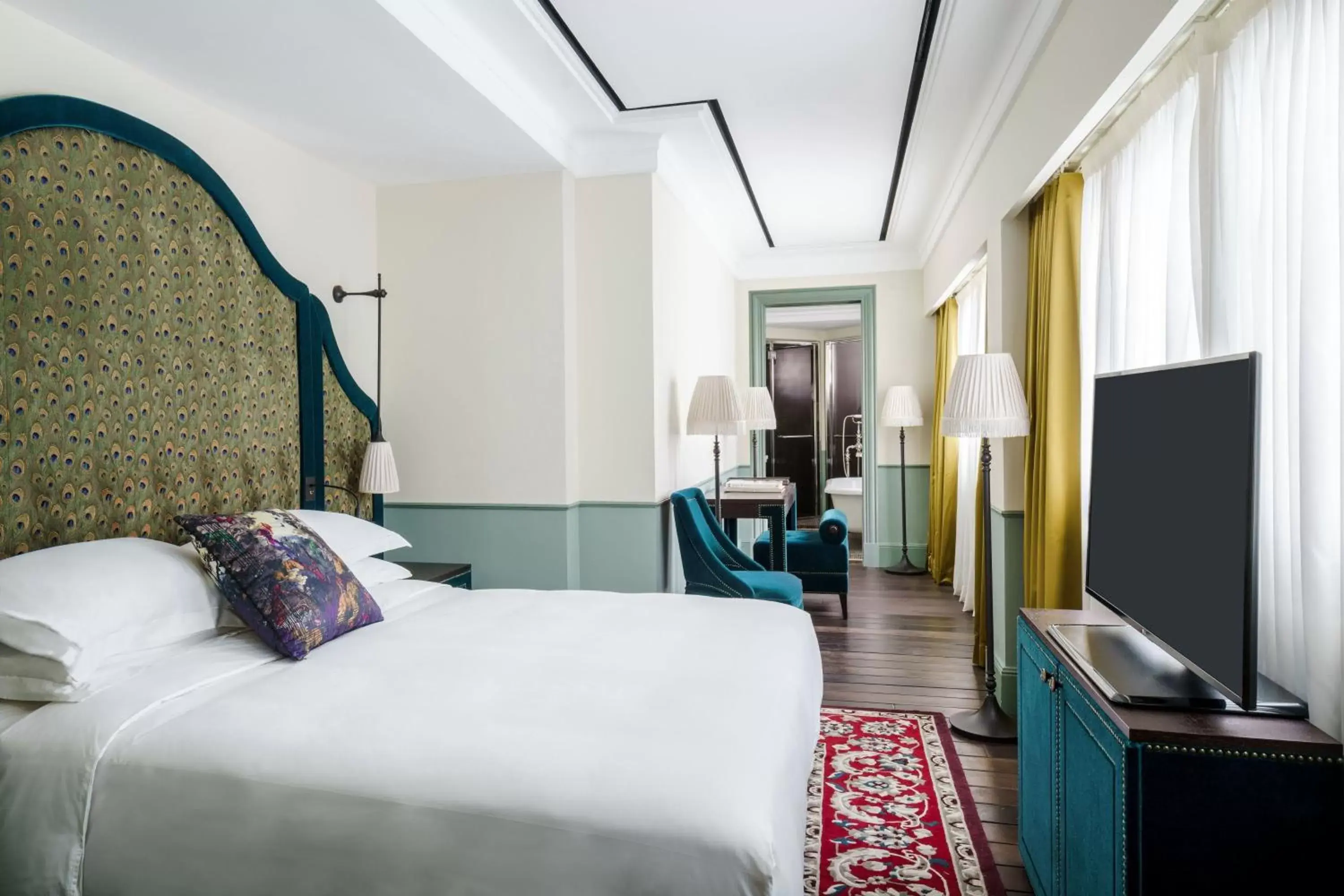 Le Colonial Deluxe Club, Club Lounge Access, Evening Cocktails, Appetizers, Guest Room, 1 Queen in Maxwell Reserve Singapore, Autograph Collection Le Colonial Deluxe Club, Club Lounge Access, Evening Cocktails, Appetizers, Guest Room, 1 Queen in Maxwell Reserve Singapore, Autograph Collection