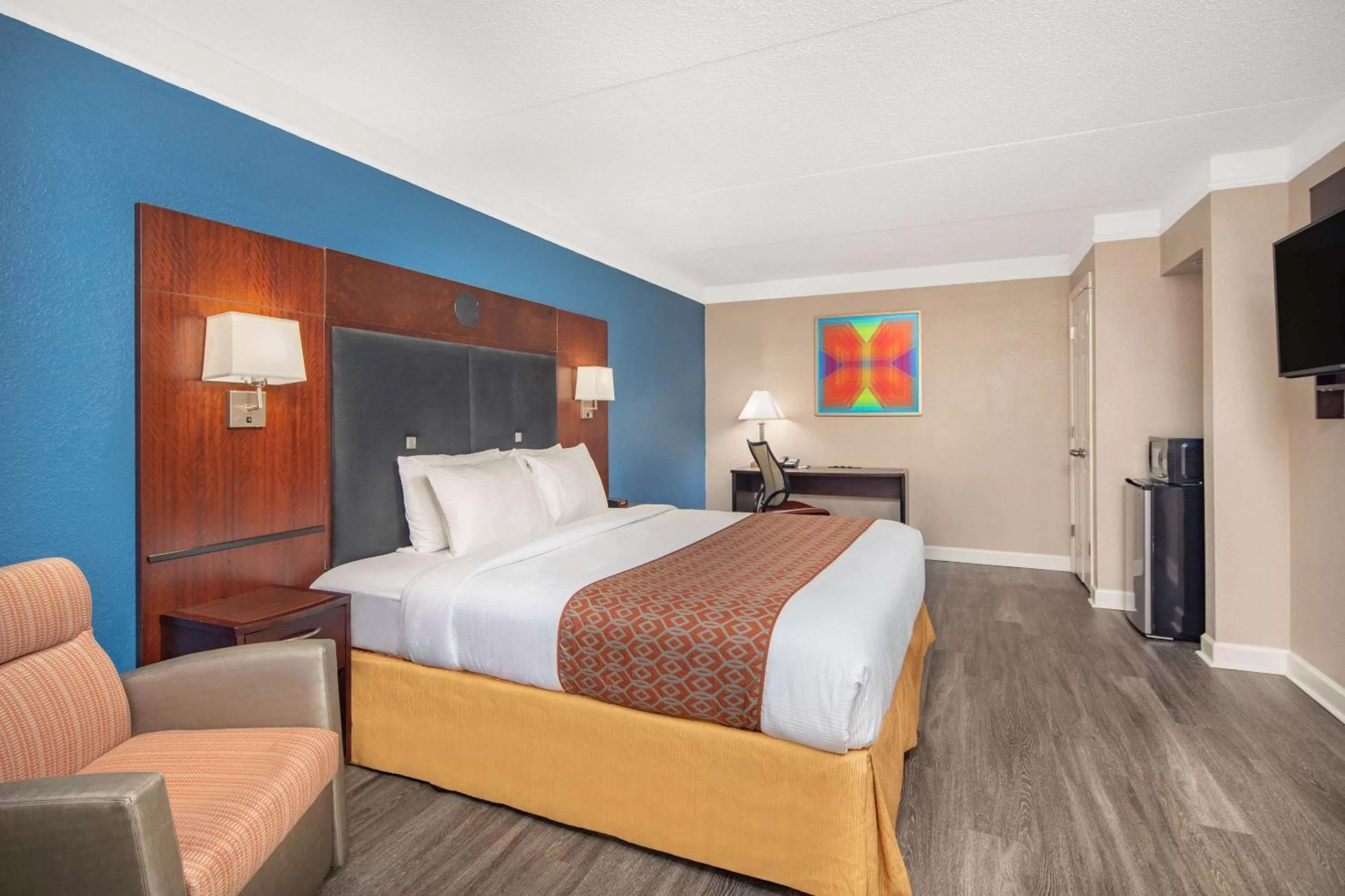 Photo of the whole room, Bed in Baymont by Wyndham Marietta/Atlanta North